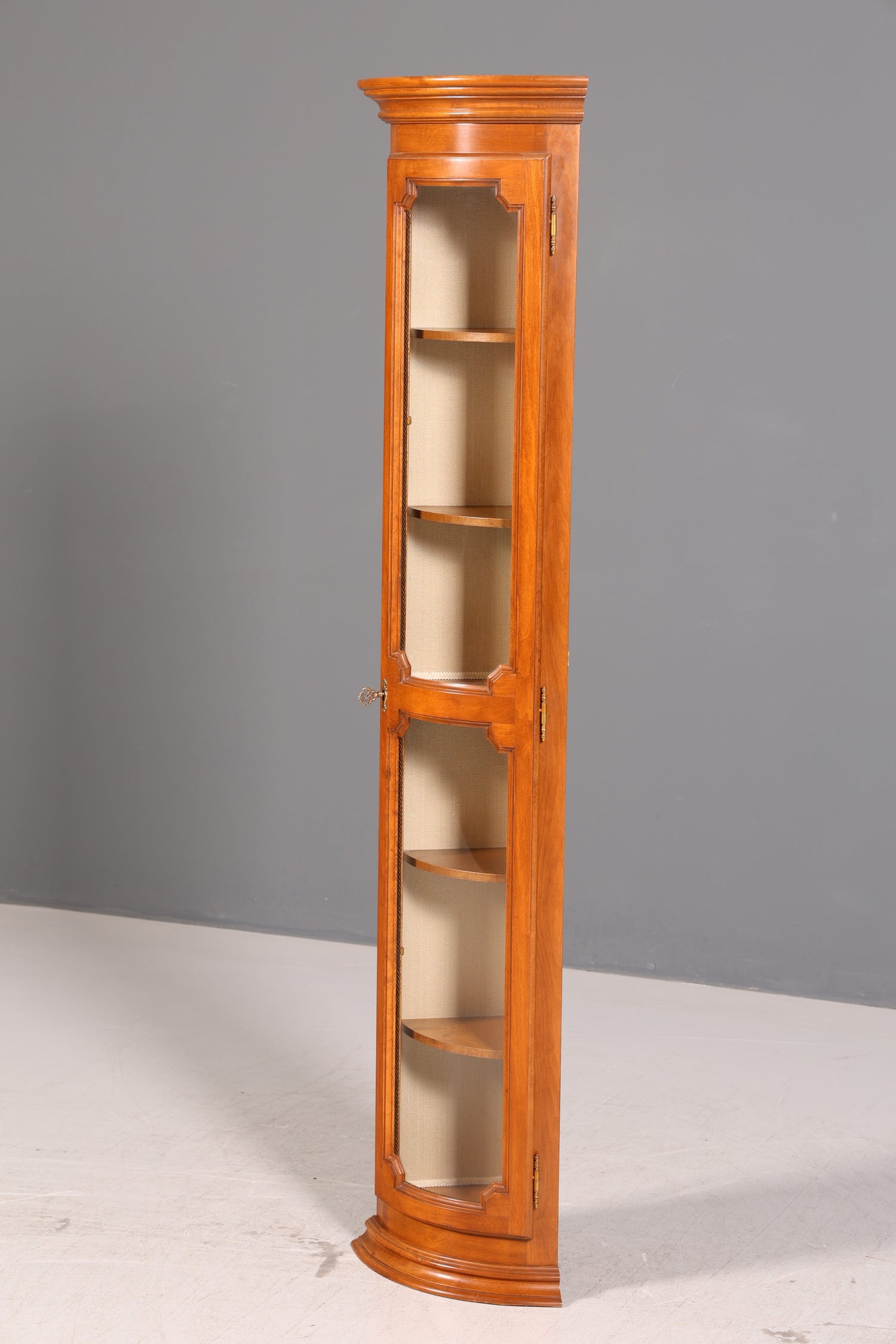 Wunderschöne Original Selva Eckvitrine Antik Stil Vitrine Schrank Geschirrschrank Glasvitrine