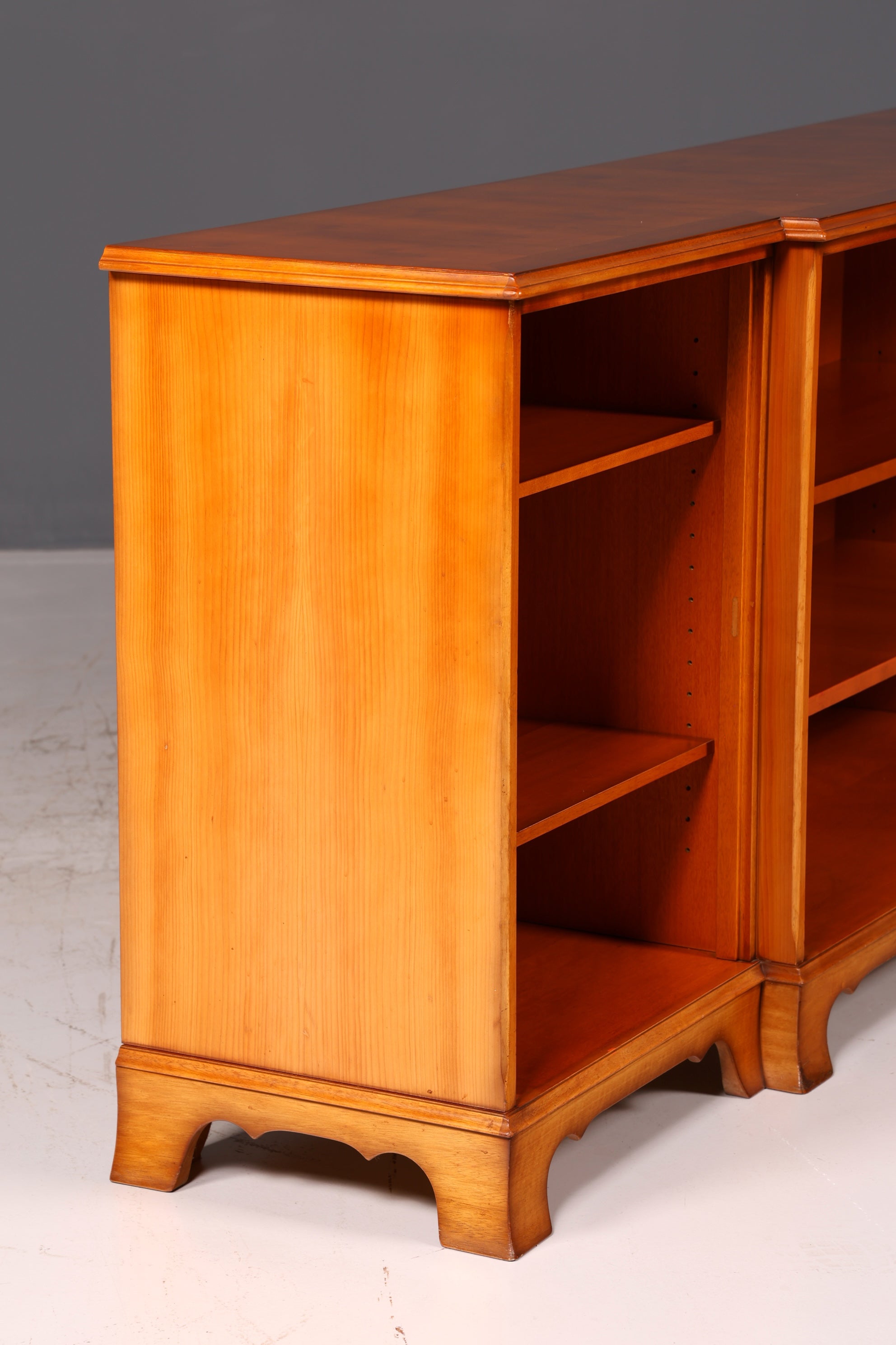 Wunderschönes Englisches XXL Bücherregal Eibe Antik Sideboard Regal Bookshelf Buchablage Vintage