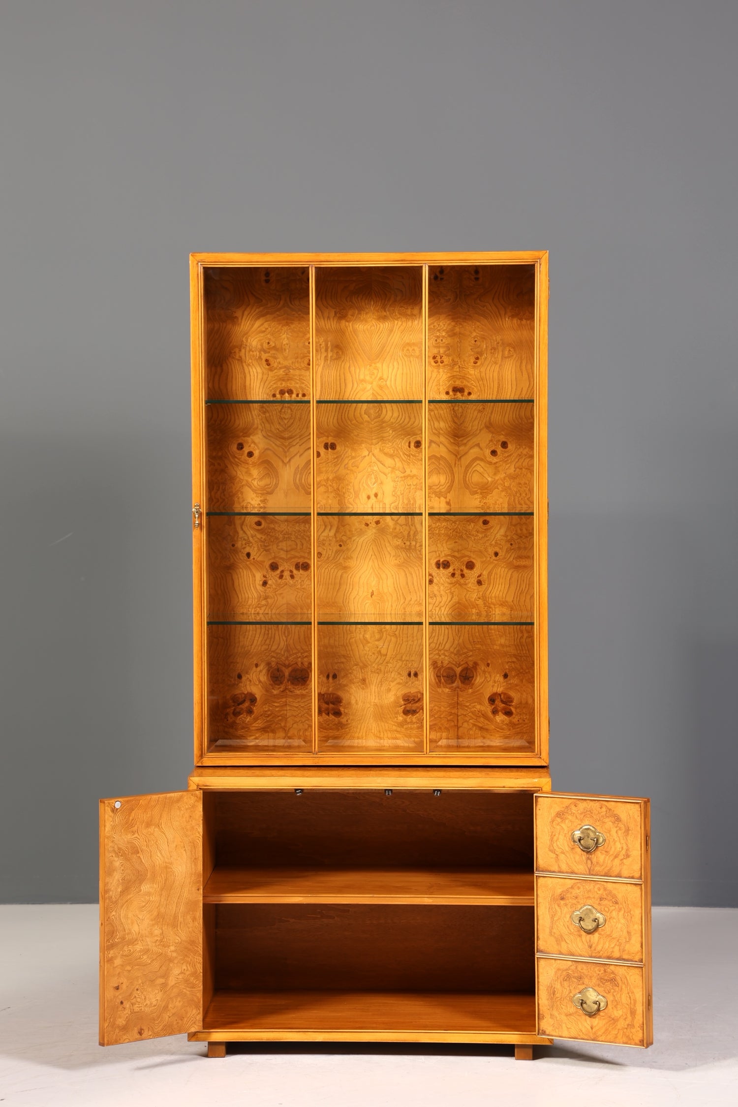 Traumhafte Original Art Deco Vitrine um 1930 Birke Schrank Regal Bücherregal Vitrinen Schrank Kommode