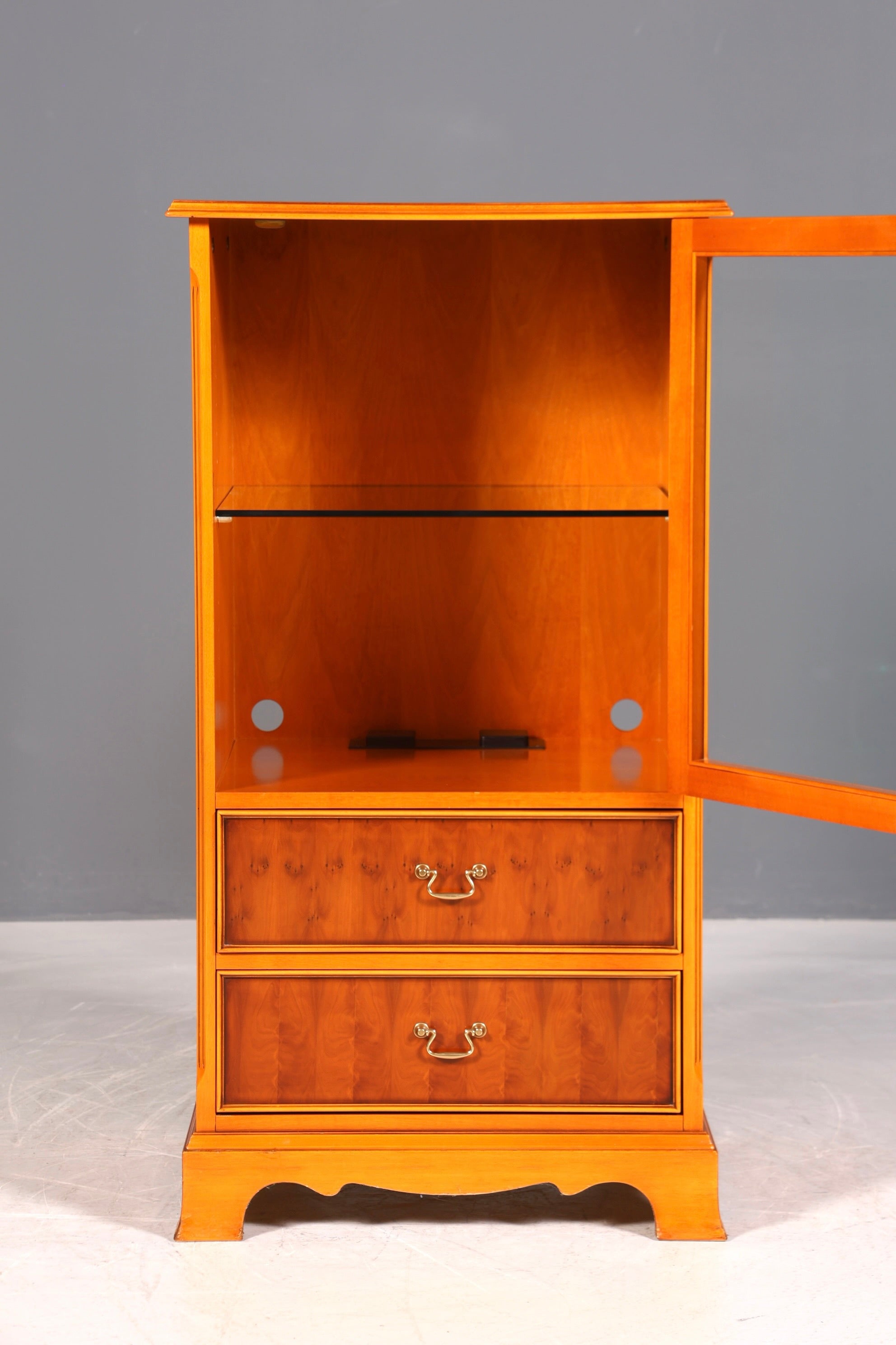 G015 Finish Wunderschöne Englische Vitrine Eibe Bücherschrank Buffet Antik Stil Glasvitrine