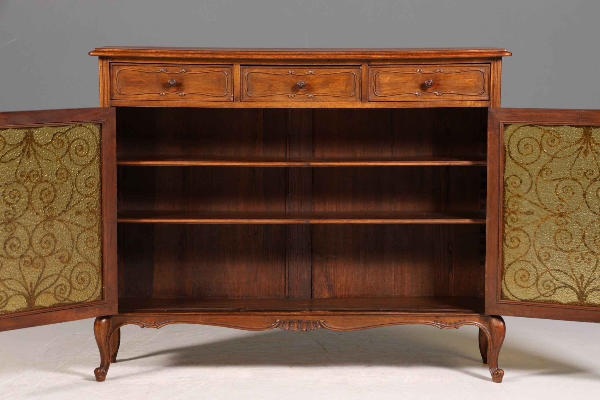 Traumhafte Chippendale Vitrine Sideboard  Regal Barock Stil Schrank Antik Glasvitirne