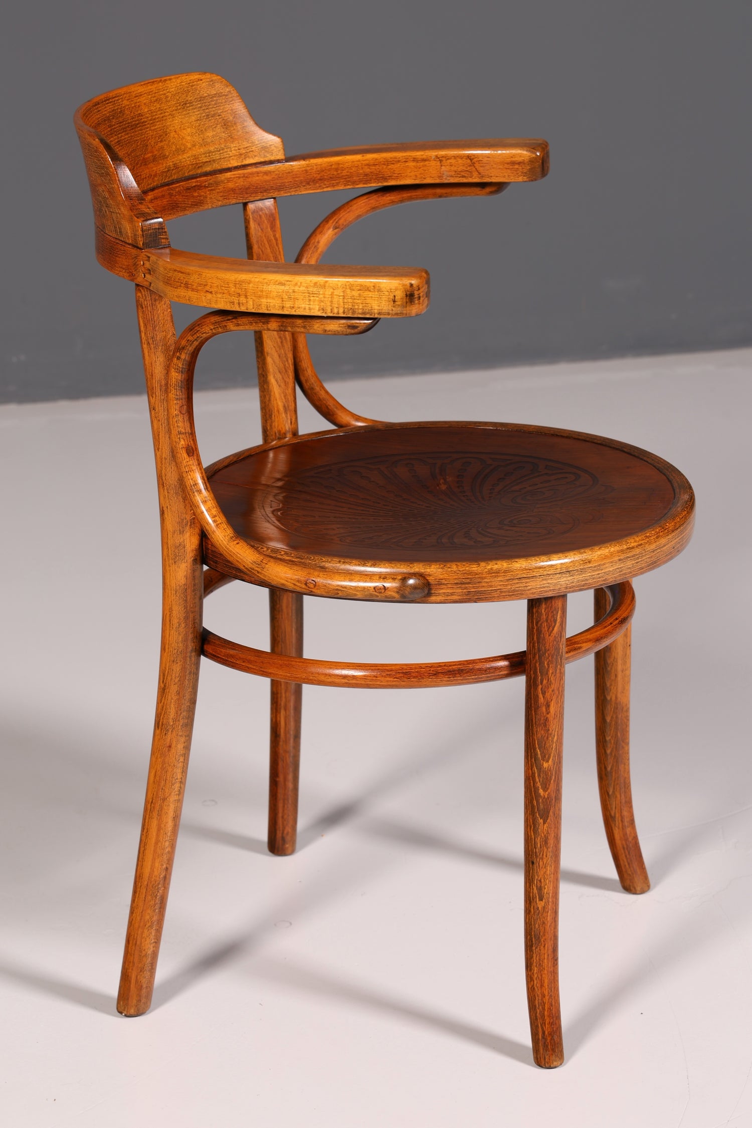 Traumhafter Armlehnstuhl im Thonet Stil Bugholz Antik Sekretär Stuhl Vintage Esszimmer Küchenstuhl