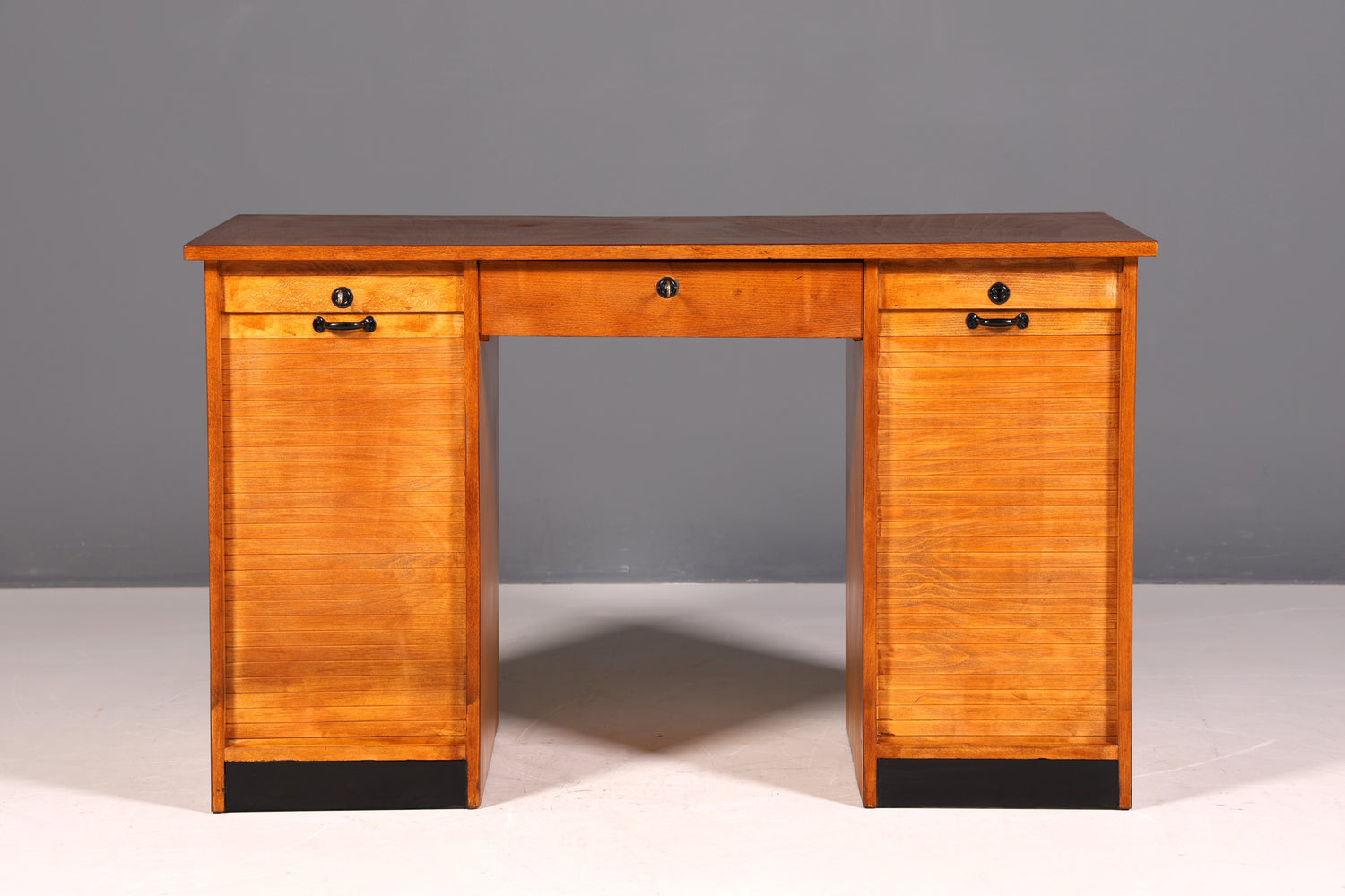 Stilvoller Bauhaus Rollladen Schreibtisch Mid Century echt Holz Bürotisch Vintage Office Table