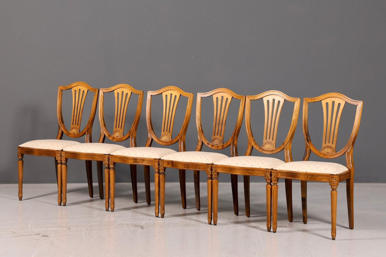6x Traumhafte Stühle im Gustavianischen Stil Englisch Küchenstühle Antik Stil Esszimmer Stuhl Set