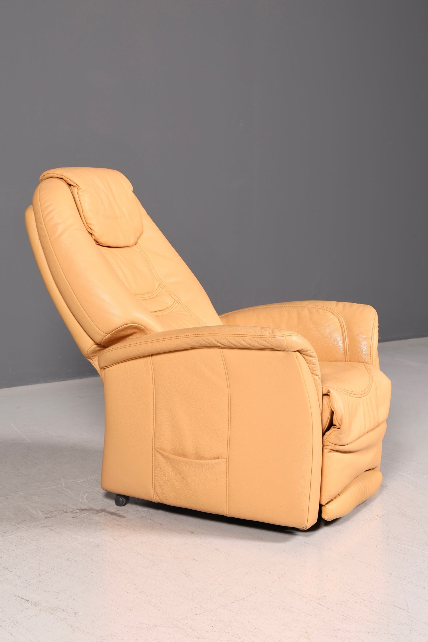 Wunderschöner Himolla Relaxsessel Echtleder Beige Fernsehsessel Ruhesessel mit Liegefunktion Vintage