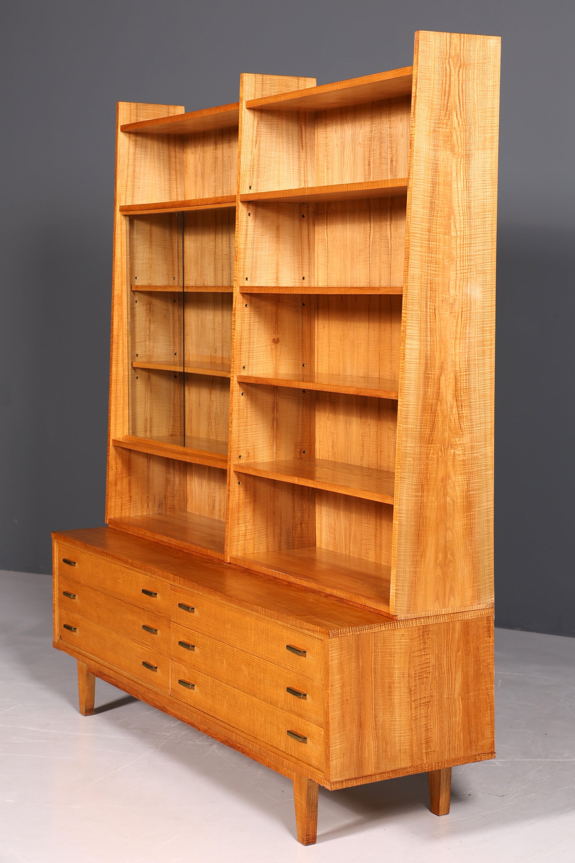 Wunderschöner XXL Mid Century Schrank Bücherregal Vintage Regal Bibliothek Holz Bookshelf
