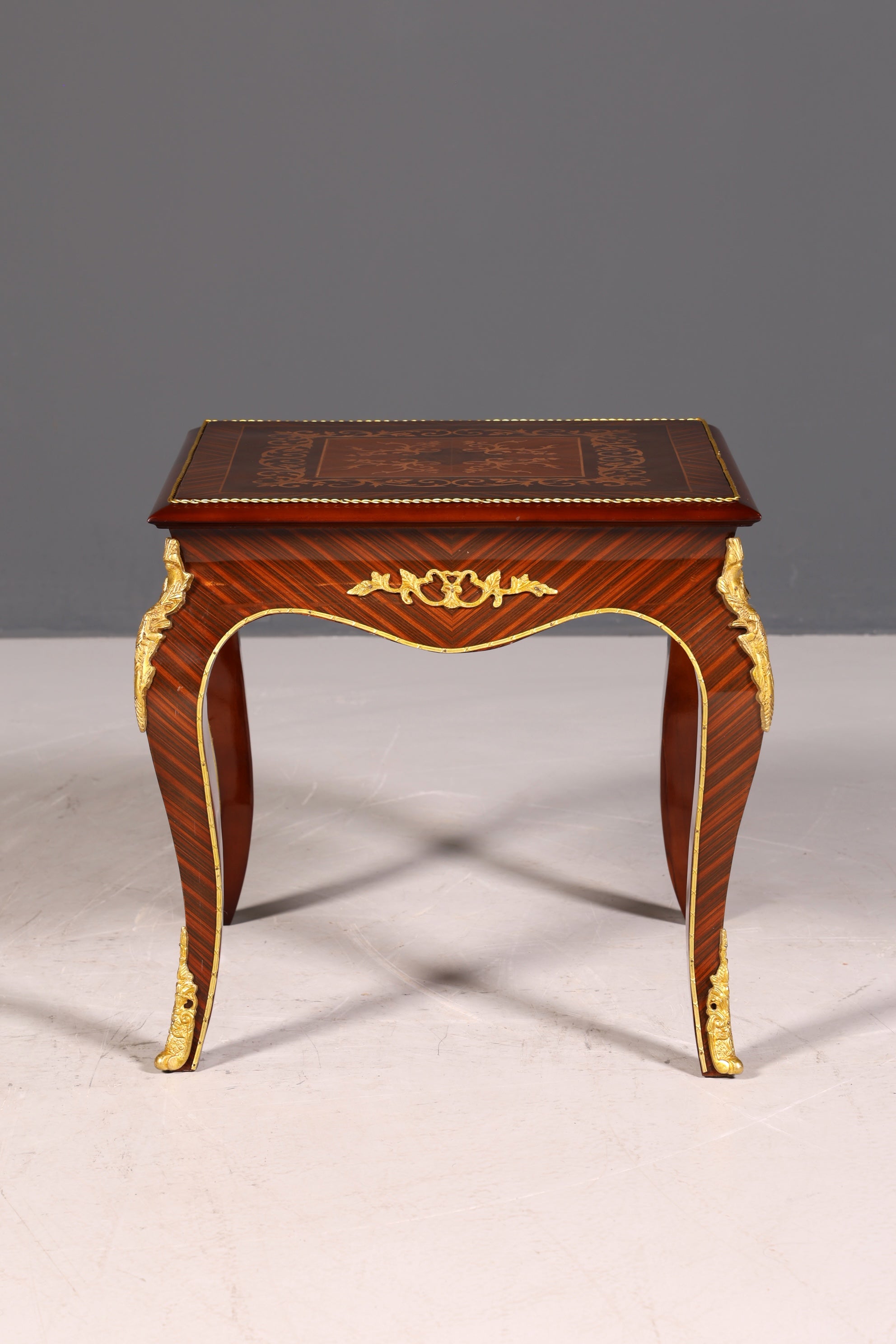 Wunderschöner Barock Stil Louis XV Couchtisch Antik Stil Ablagetisch Beistelltisch