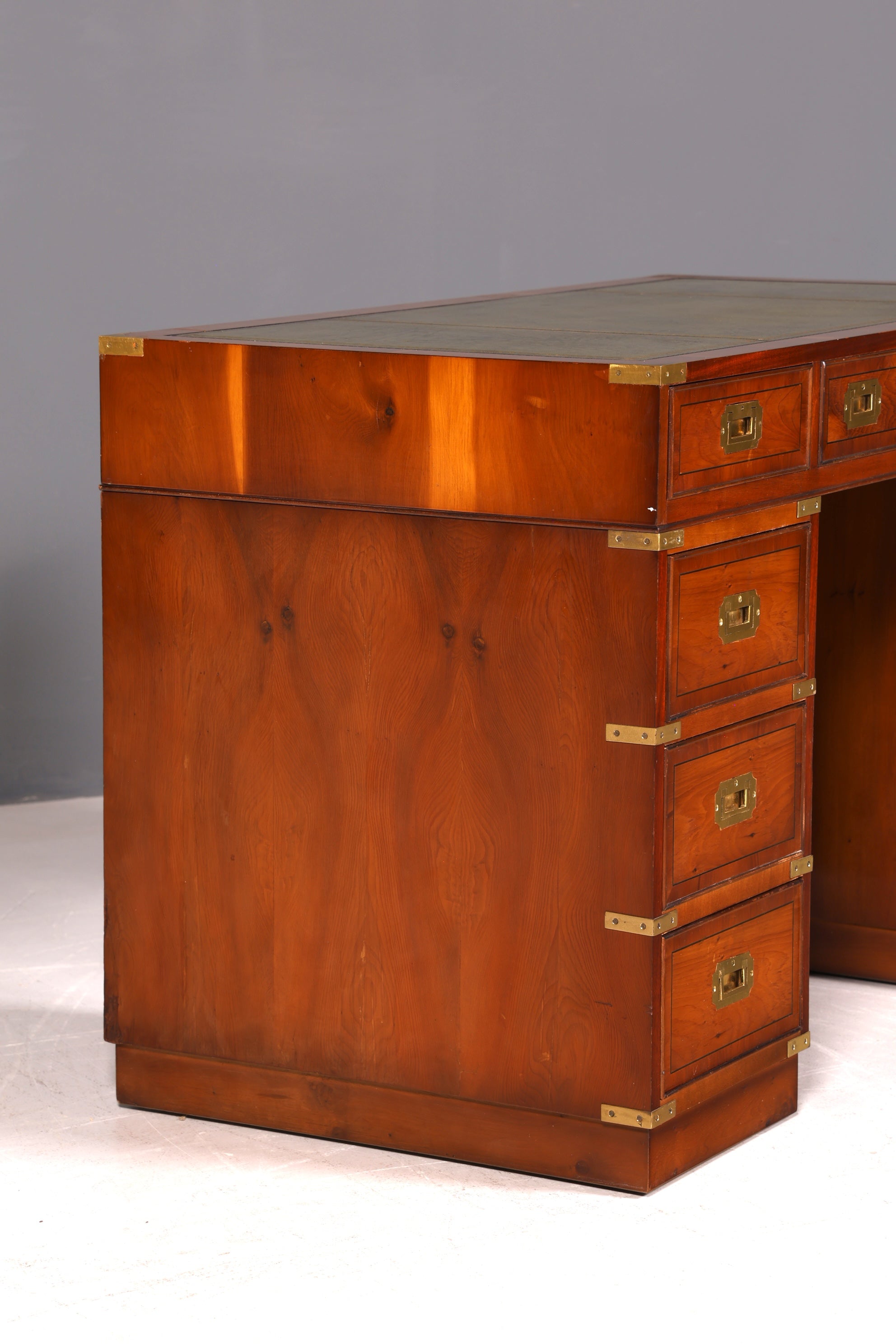 Edler Maritimer Schreibtisch Englisch Military Chest Bürotisch Echt Lederauflage Office Table