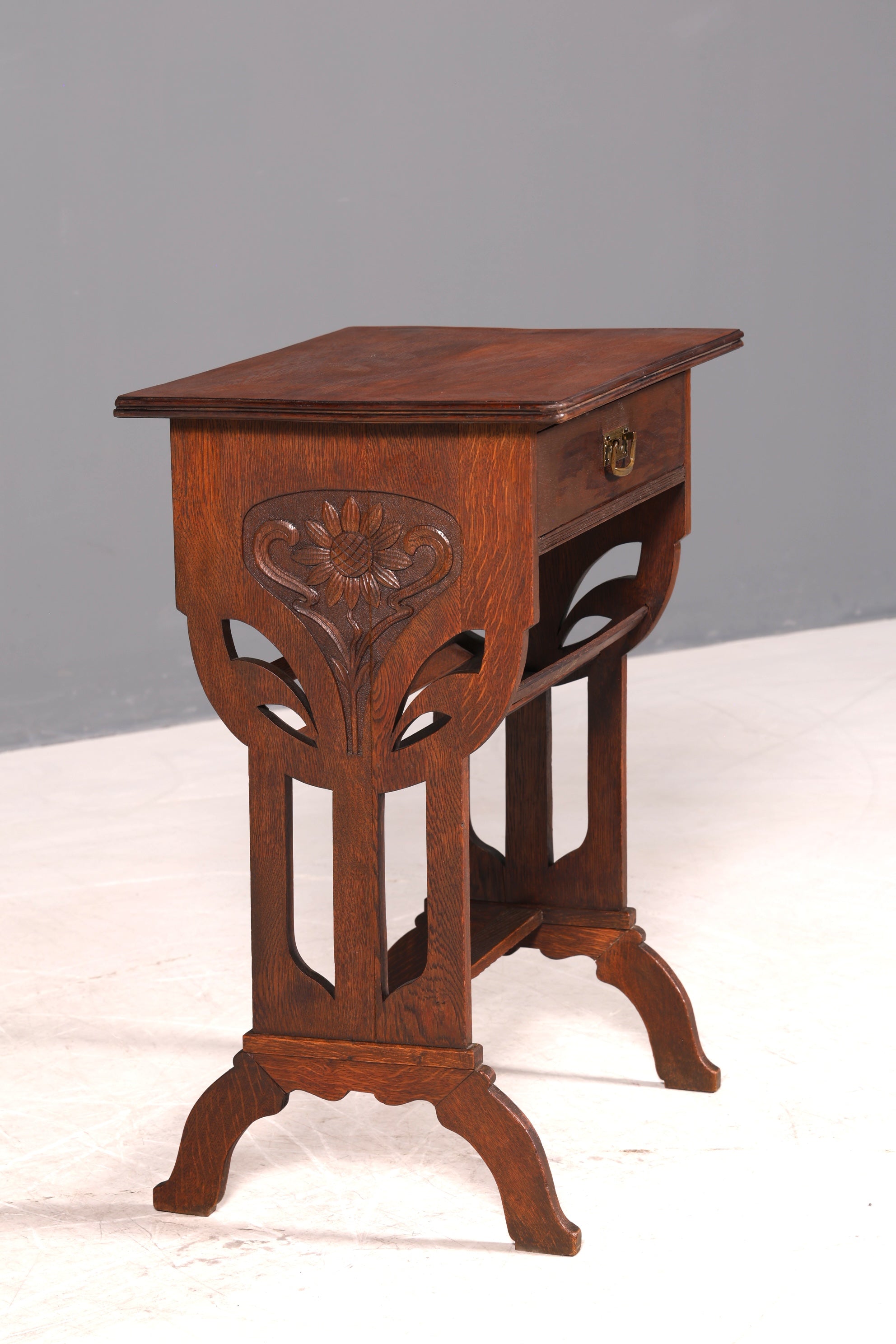 Filigrane Jugendstil Kommode Eiche Holz Antik Beistelltisch Nähtisch um 1910