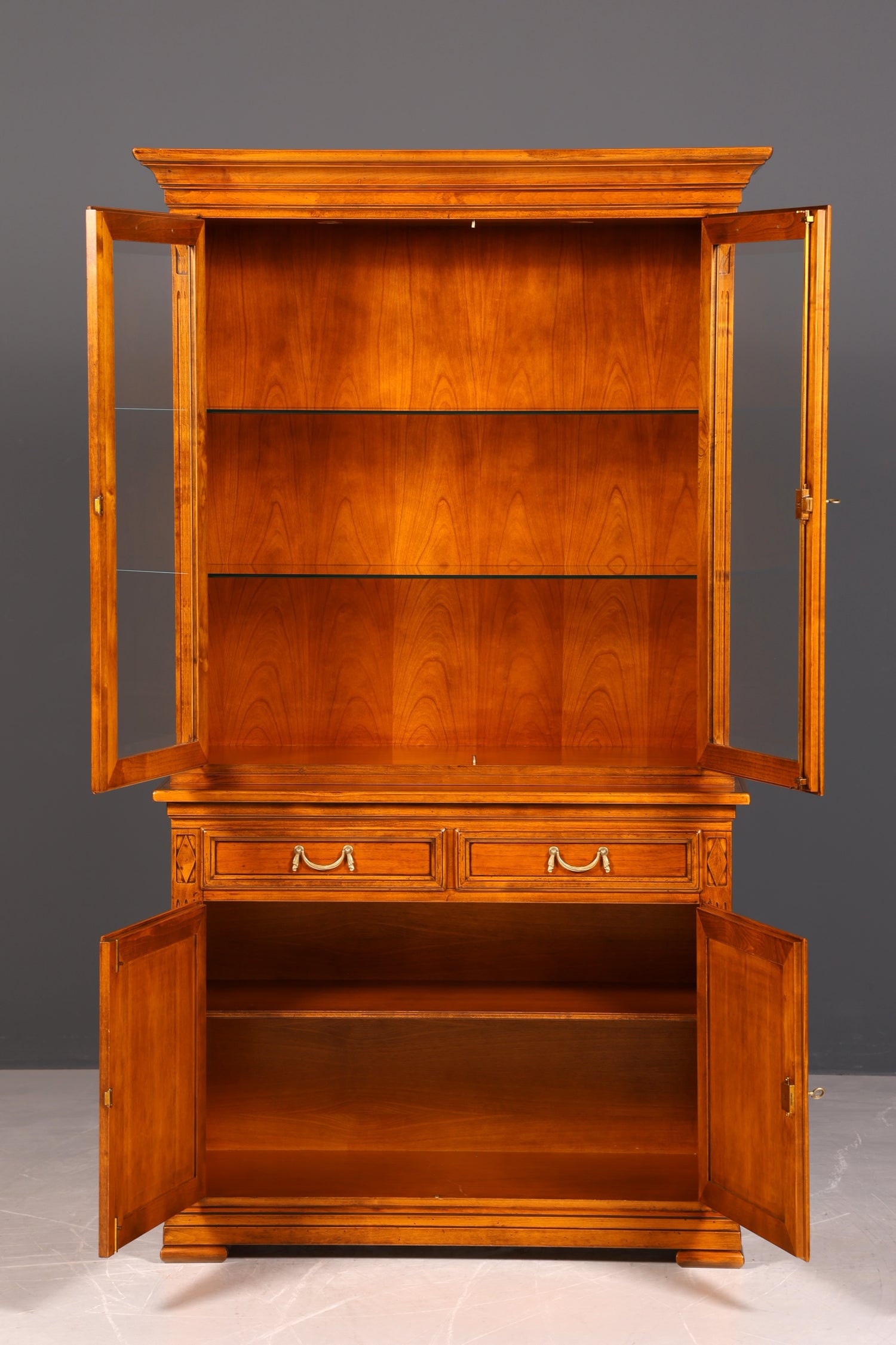 Edle Original Selva Vitrine Antik Stil massiv Holz Buffet Villa Borghese Schrank Bibliothek