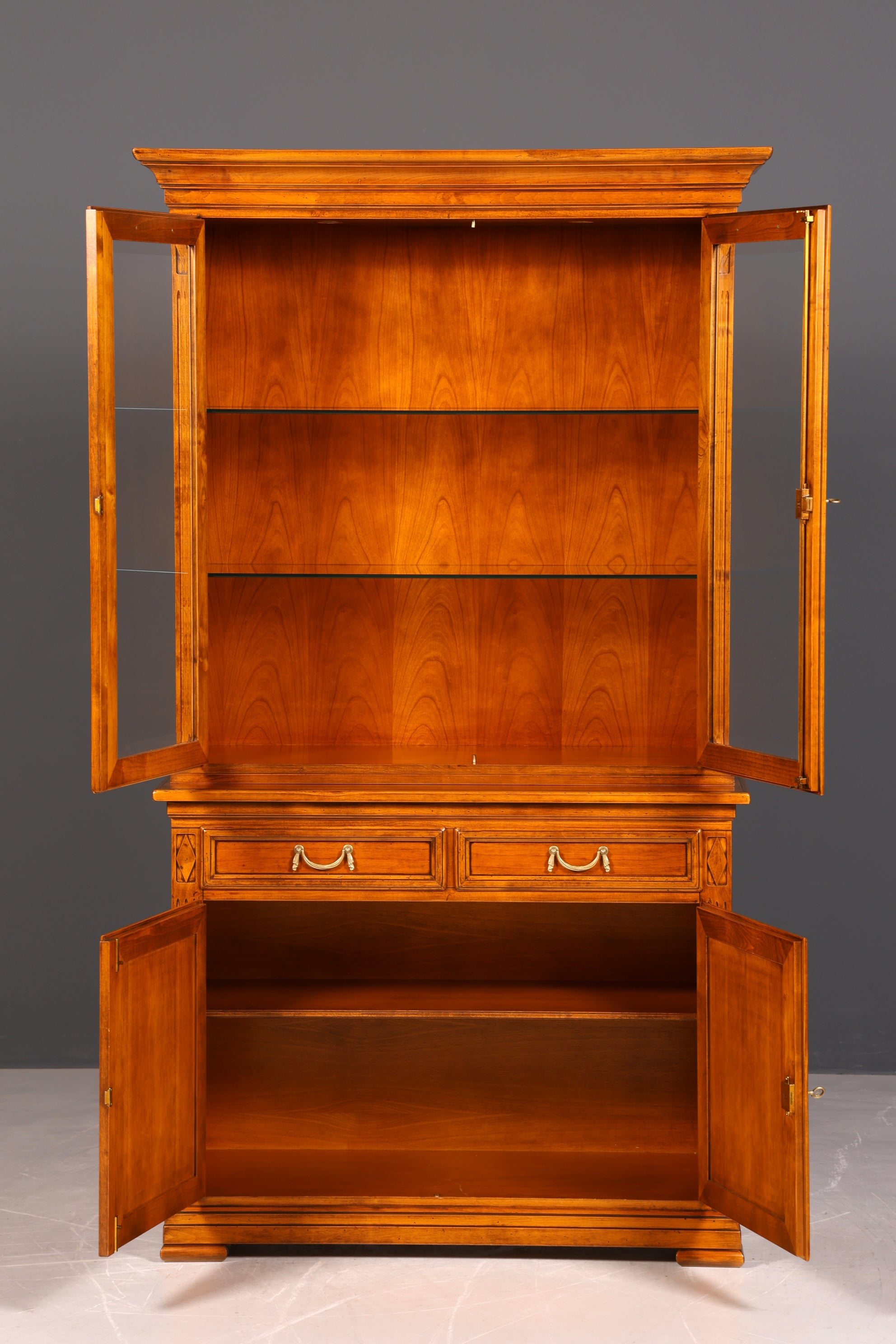 Edle Original Selva Vitrine Antik Stil massiv Holz Buffet Villa Borghese Schrank Bibliothek