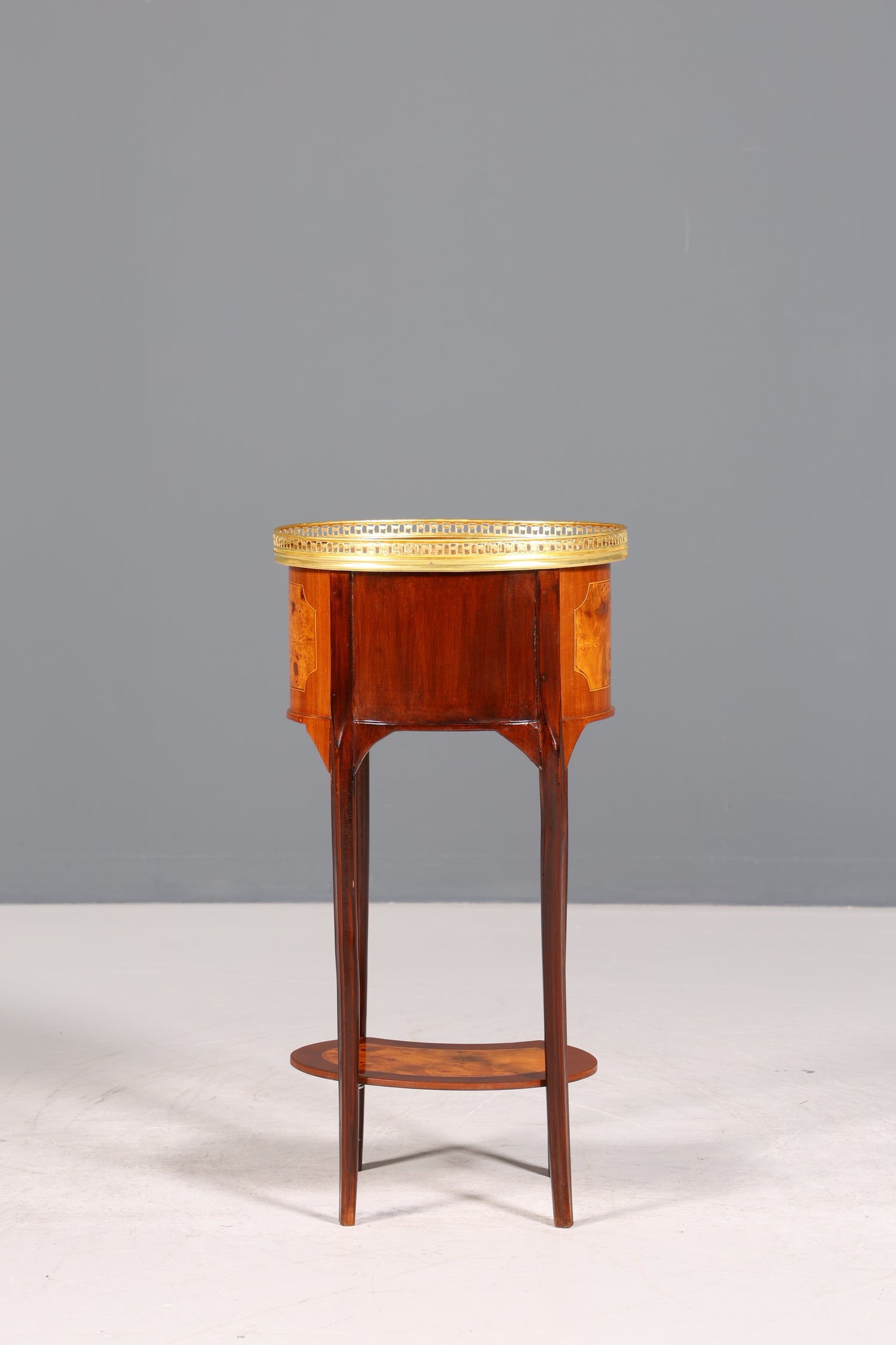 Wunderschöner Barock Louis XV Stil Beistelltisch Ablagetisch massiv Kommode Antik Stil