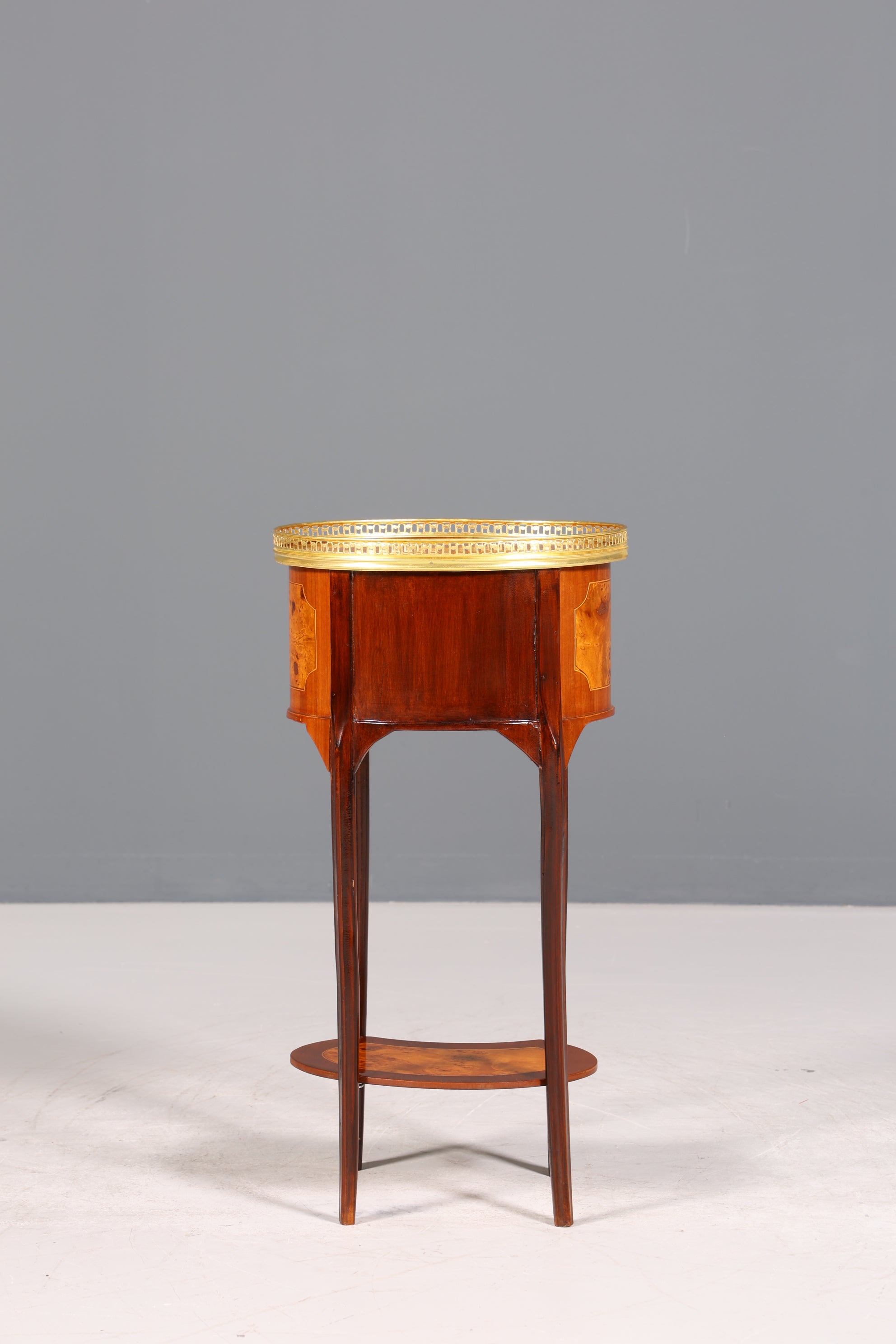 Wunderschöner Barock Louis XV Stil Beistelltisch Ablagetisch massiv Kommode Antik Stil