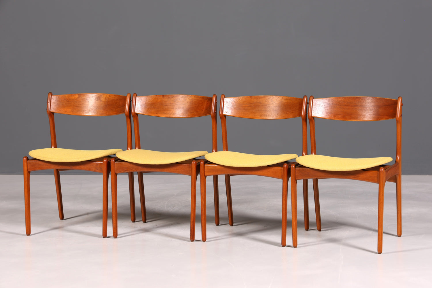 4x Original Erik Buch Stühle von Oddense Maskinsnedkeri A-S  Mid Century Danish Design Teak Holz Esszimmer Stühle Küchenstühle