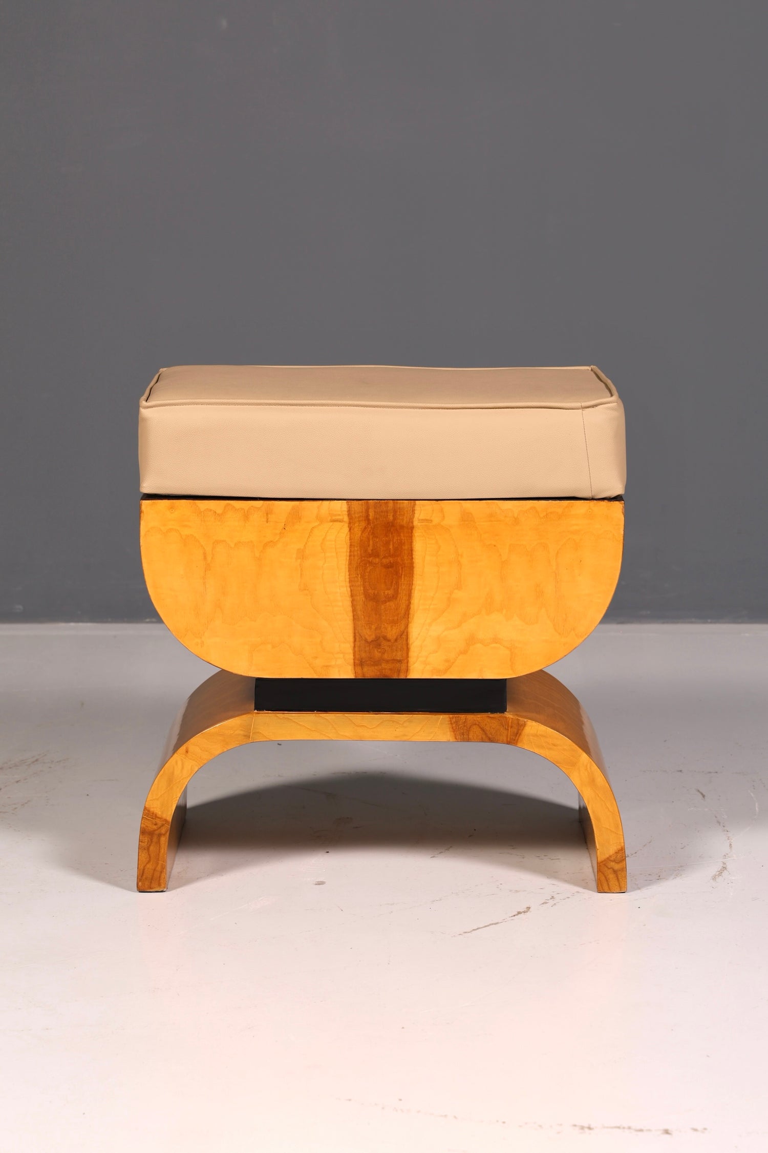 Wunderschöner Hocker im Art Deco Stil Birke Sitzhocker Fußhocker Fußbank Antik Vintage