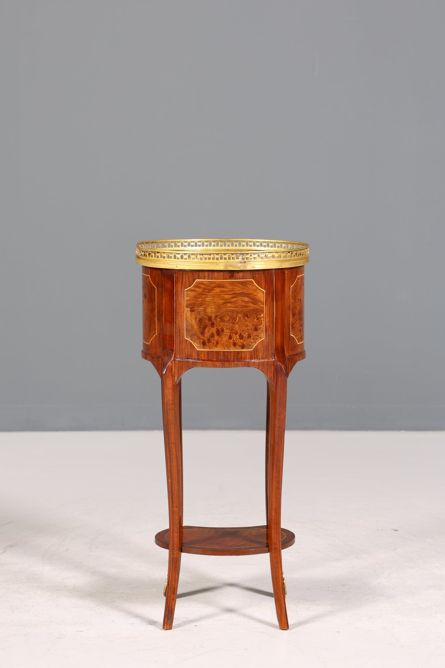 Edler Barock Louis XV Stil Beistelltisch Ablagetisch massiv Kommode Antik Stil