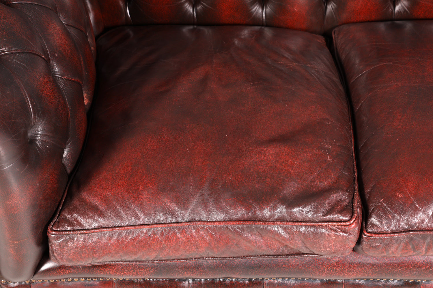 Stilvolles Original Chesterfield Sofa 2-Sitzer Couch England Oxblood Polstersofa