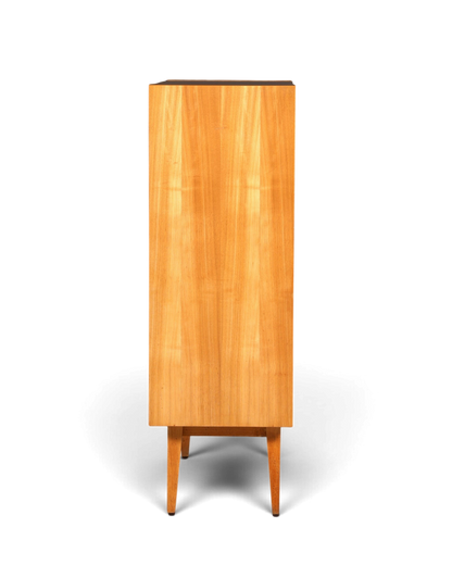 Hauptstadt Möblerei Hellerau Highboard Modell 602 von Franz Ehrlich aus Holz in Vintage Mid Century Optik Seitenansicht