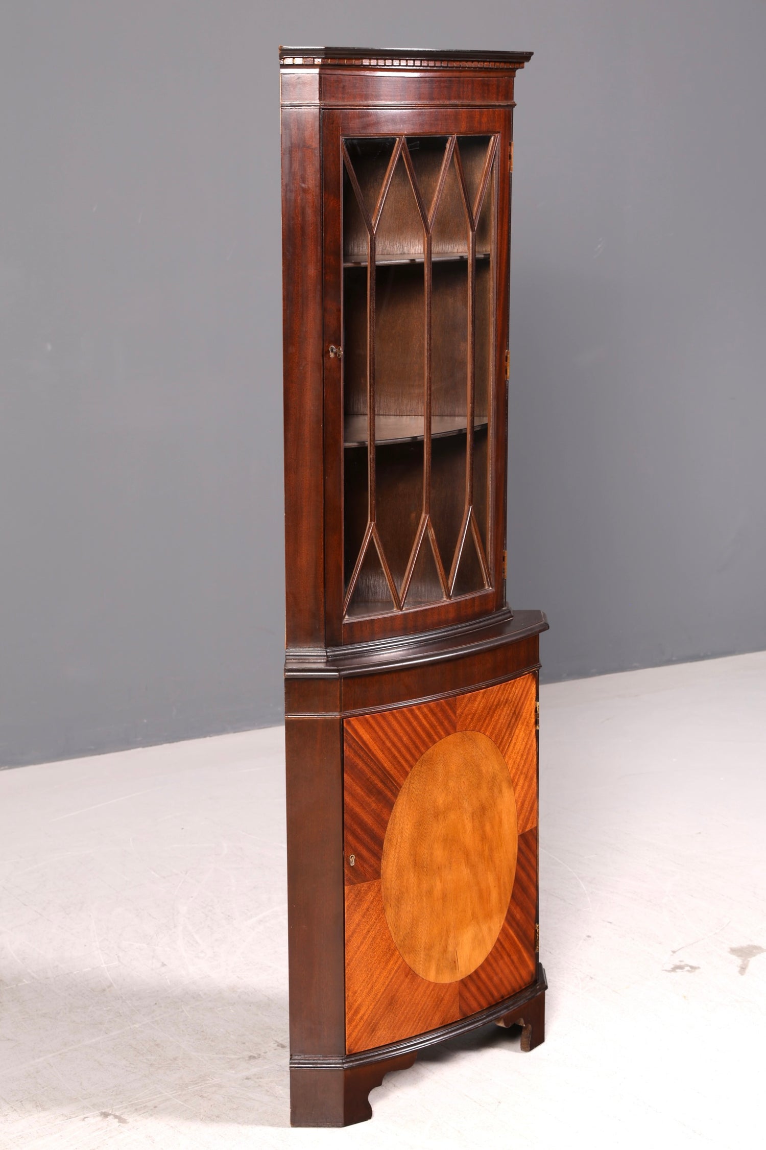 Wunderschöne Englische Eckvitrine Mahagoni 60er Echt Holz Schrank Eckschrank Glasvitrine Vitrine Vintage