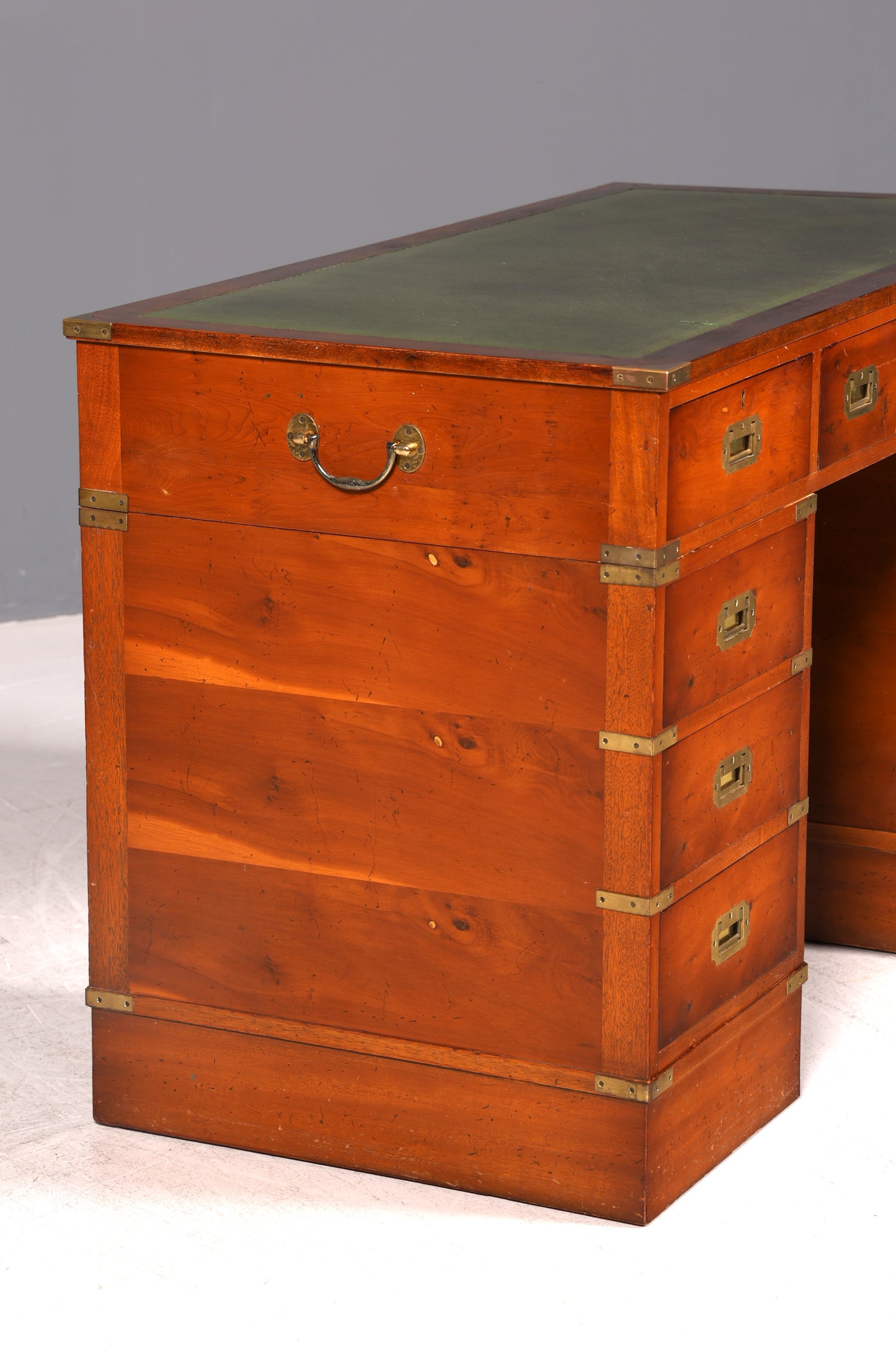 Edler Englischer Schreibtisch Military Chest Echt Lederauflage Bürotisch Office Table Maritim Antik Vintage