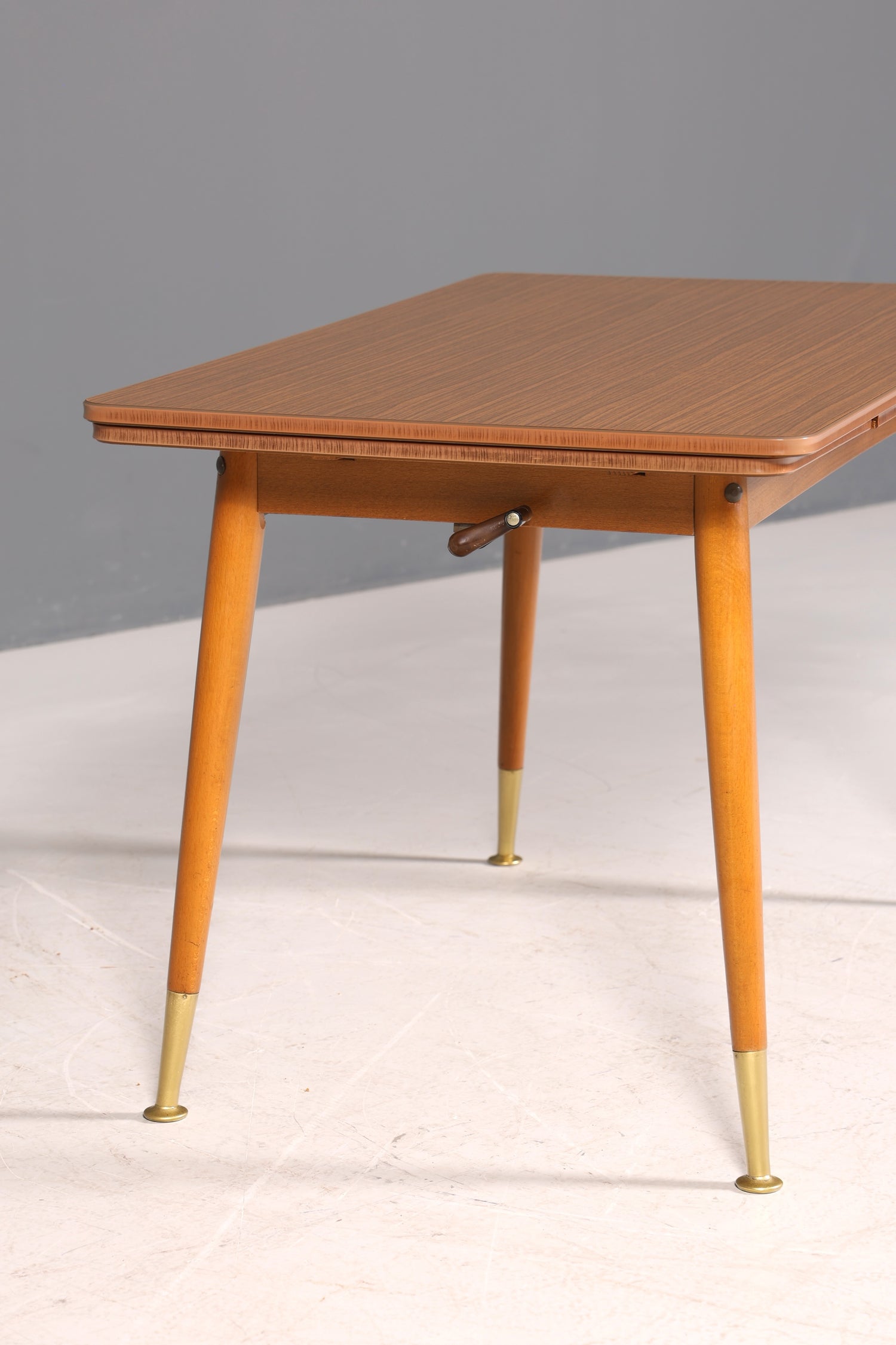 F964 Finish Wunderschöner Mid Century Küchentisch Vintage Tisch ausziehbar und höhenverstellbar