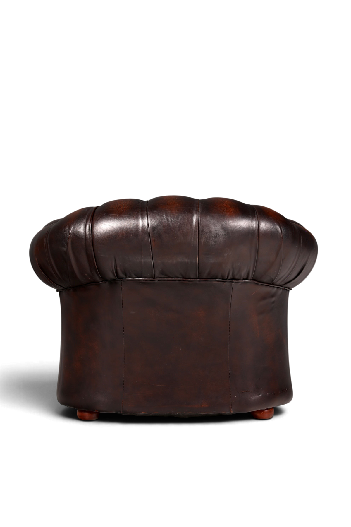 Hauptstadt Möblerei Chesterfield Centurion Sessel aus braunem Echtleder, Rückansicht des englischen Armlehnsessels