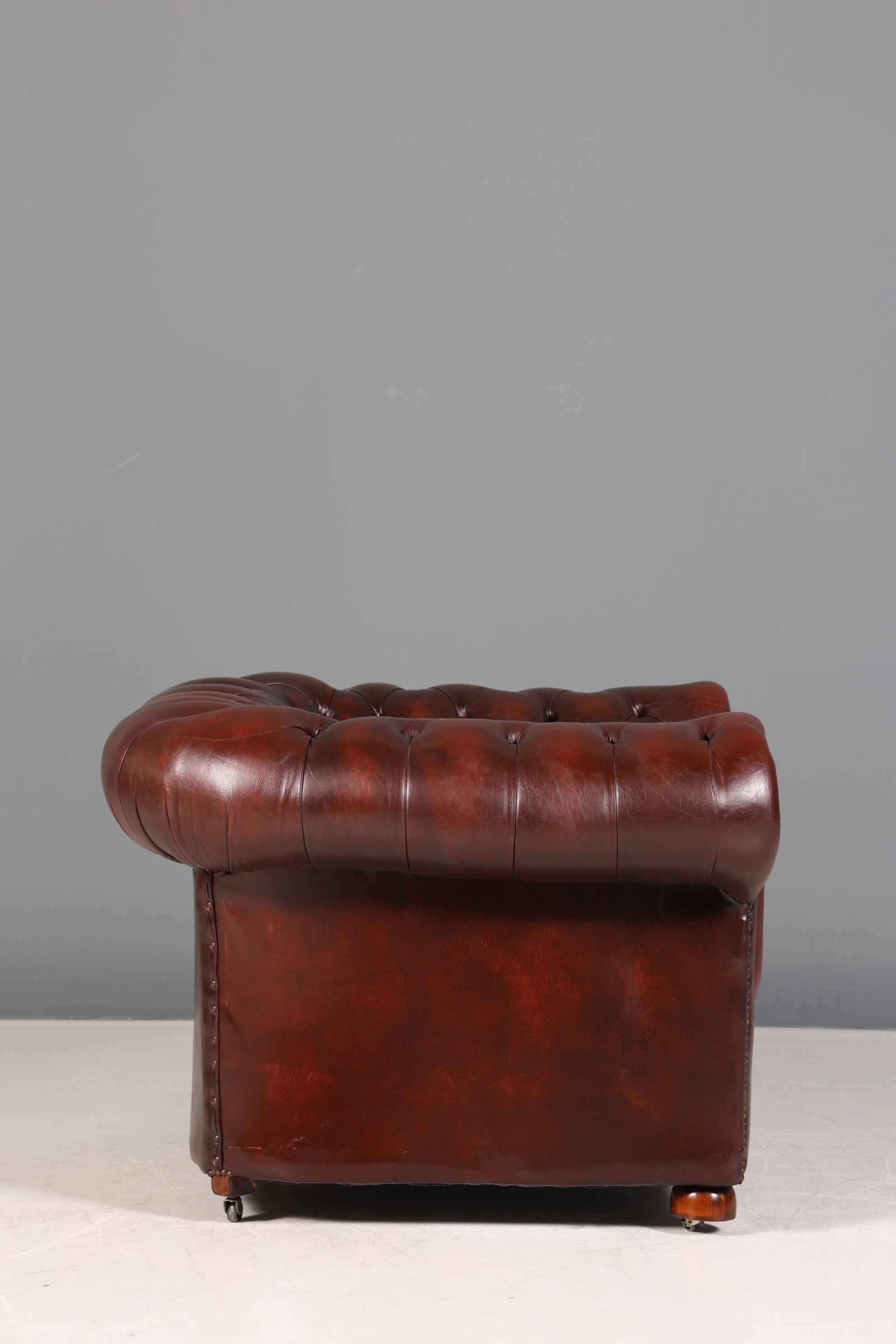 Stilvoller Original Chesterfield Sessel Englisch Oxblood Leder Armlehnsessel Herrensessel