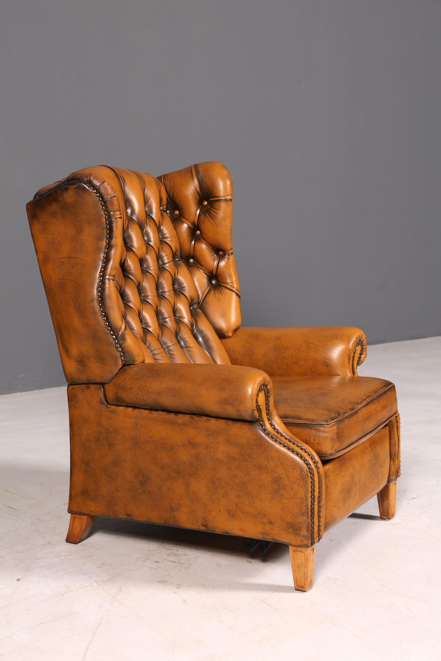 Wunderschöner Original Chesterfield Ohrenbackensessel Englisch Echt Leder Herrensessel Relaxsessel Liegefunktion Vintage