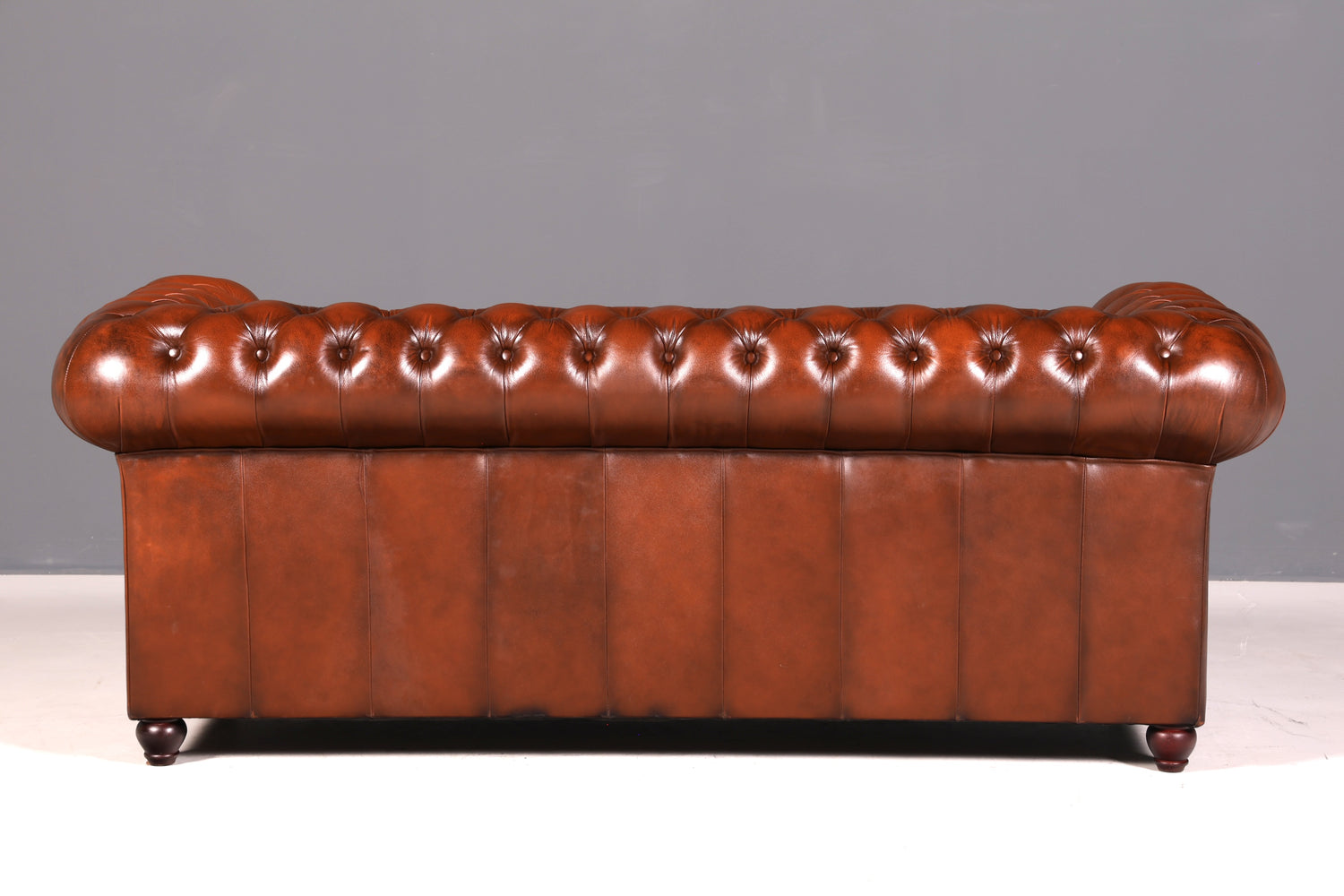 G119 Finish Wunderschönes Original Chesterfield Sofa 3- Sitzer echt Leder Oxblood Couch Englisch
