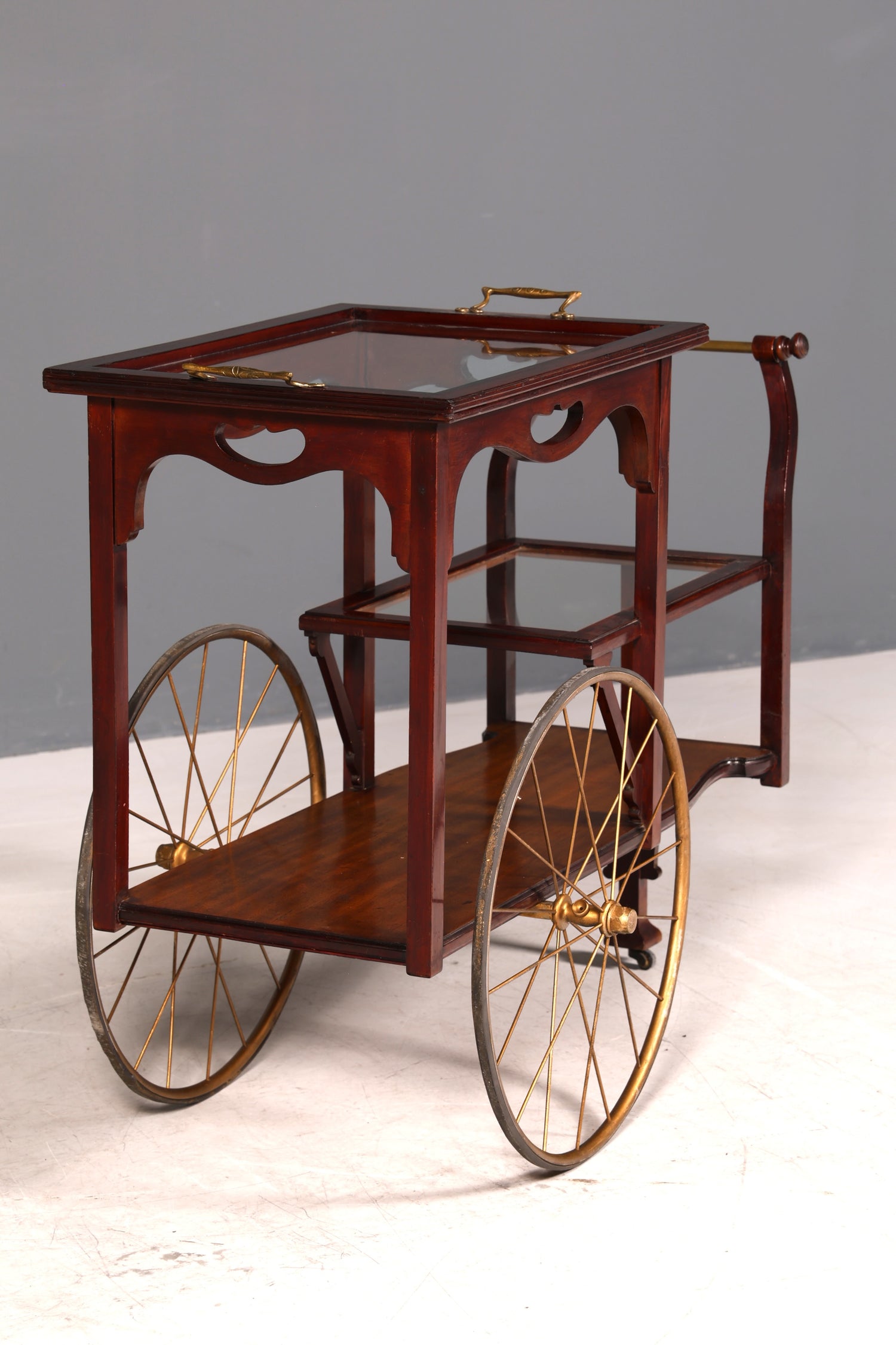 Wunderschöner filigraner Jugendstil Servierwagen Antik Glas Barwagen Teewagen um 1910