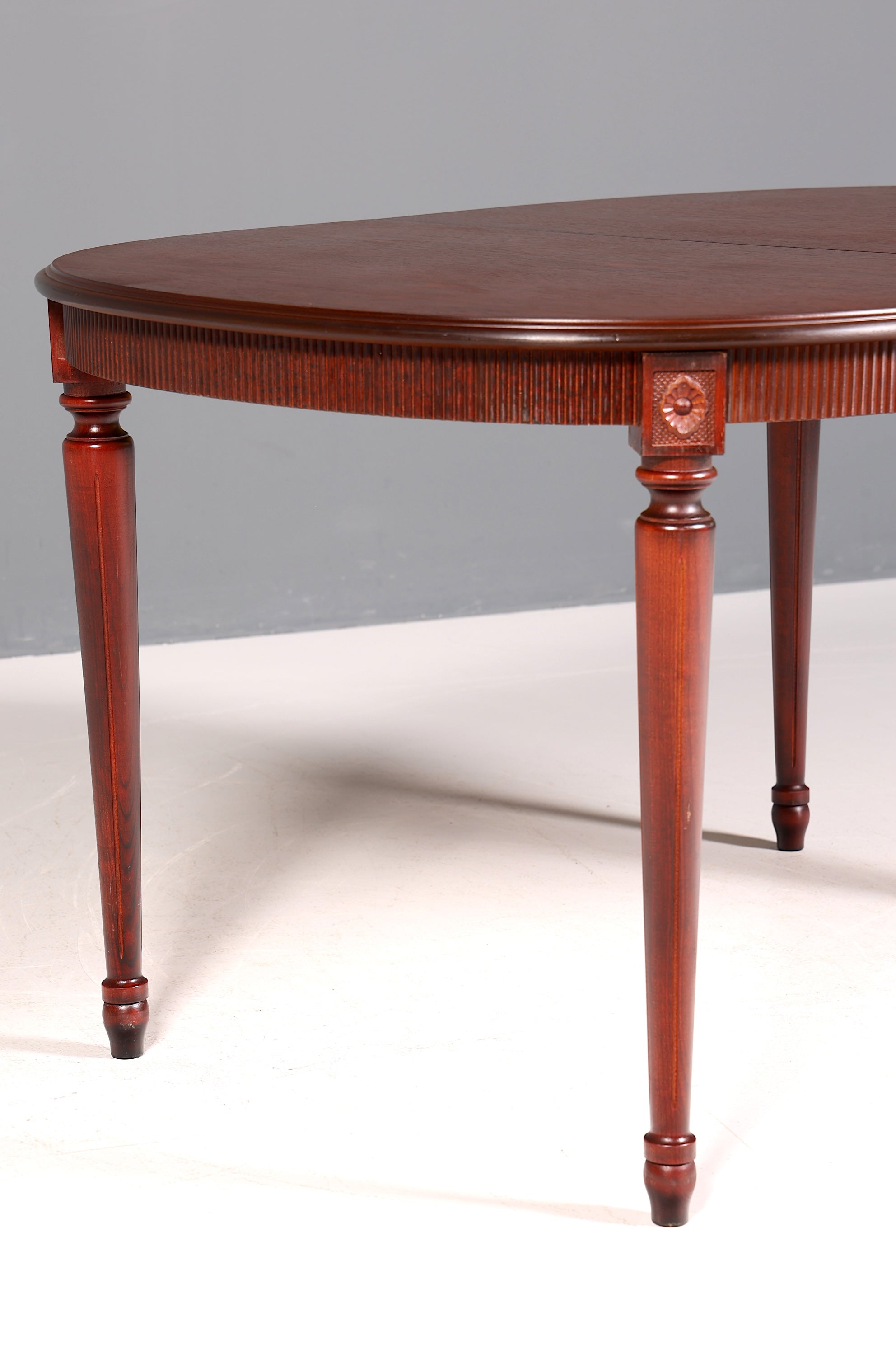 Traumhafter Tisch im Gustavianischer Stil Küchentisch ausziehbar Antik Stil Esszimmer Tisch