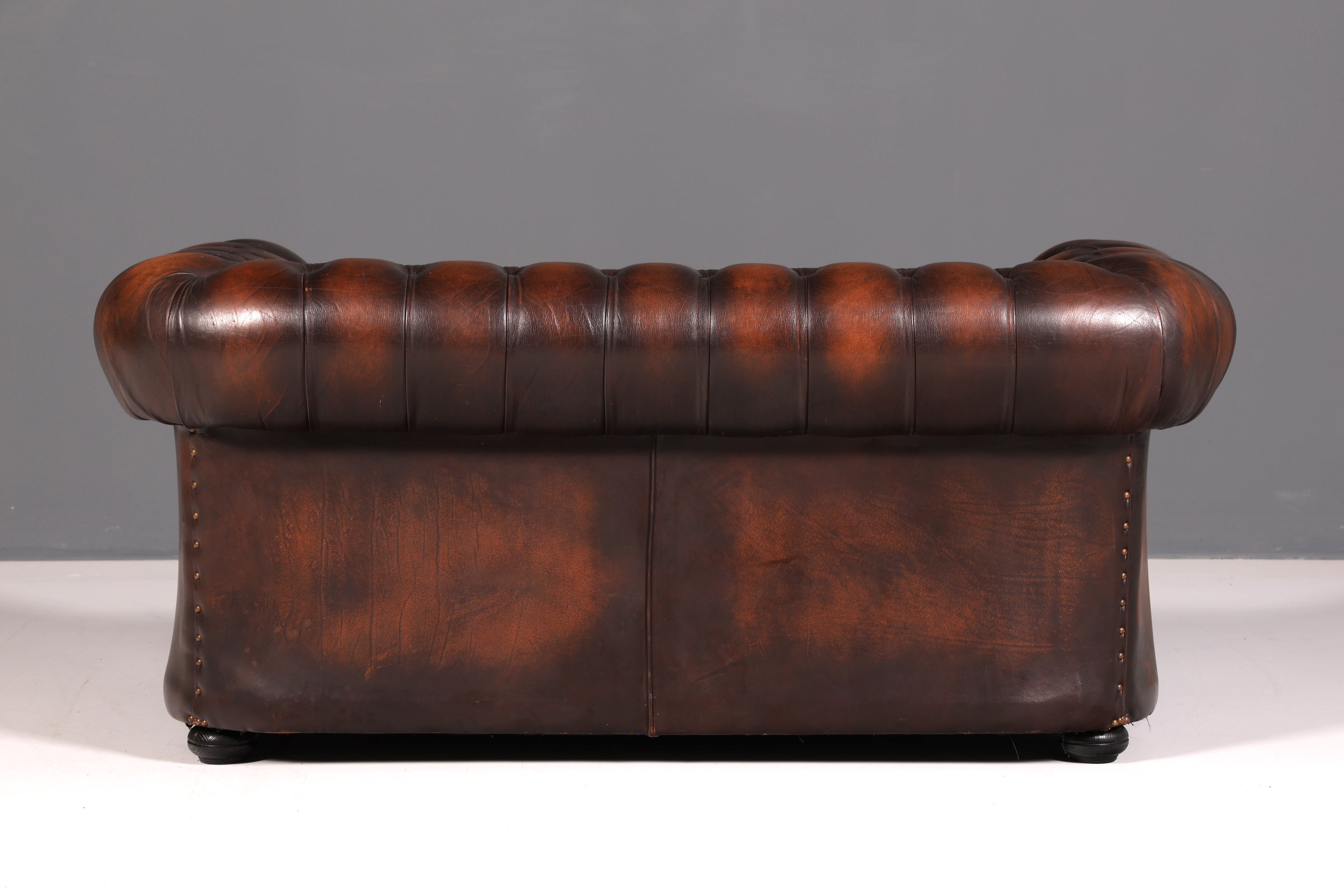 Edles Original Chesterfield Sofa 2-Sitzer Couch Echt Leder Englisch Antik Polstersofa