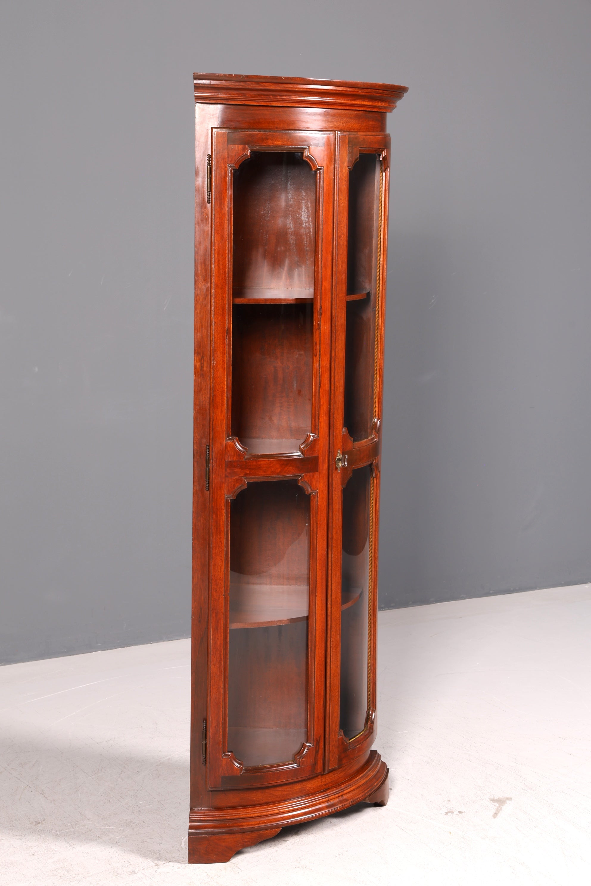 Wunderschöne Original Selva Eckvitrine Antik Stil Vitrine Schrank Geschirrschrank Glasvitrine Eckschrank 2 von 2