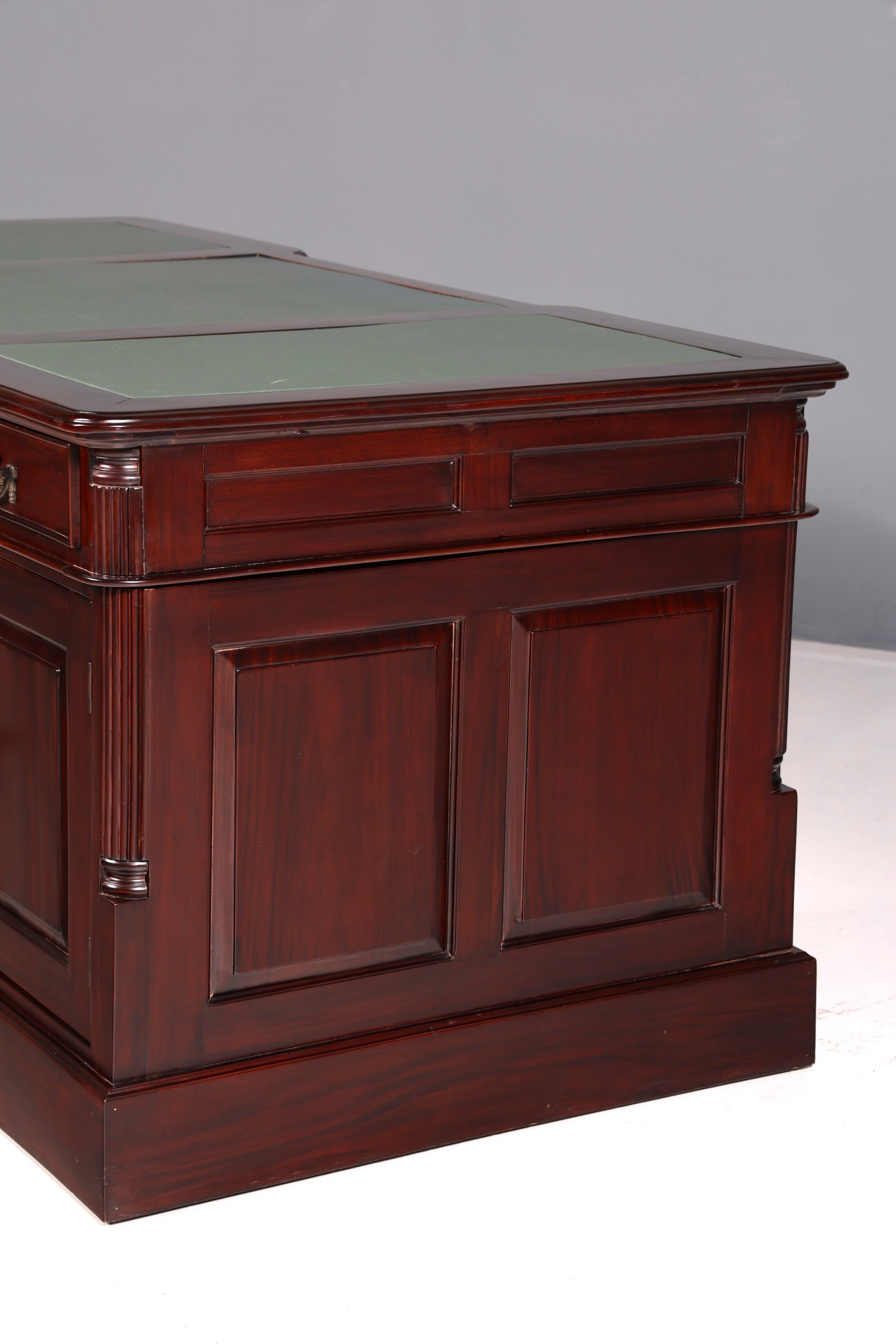 Wunderschöner Englischer Schreibtisch Mahagoni echt Lederauflage Bürotisch Partner Desk Office Desk Antik Vintage