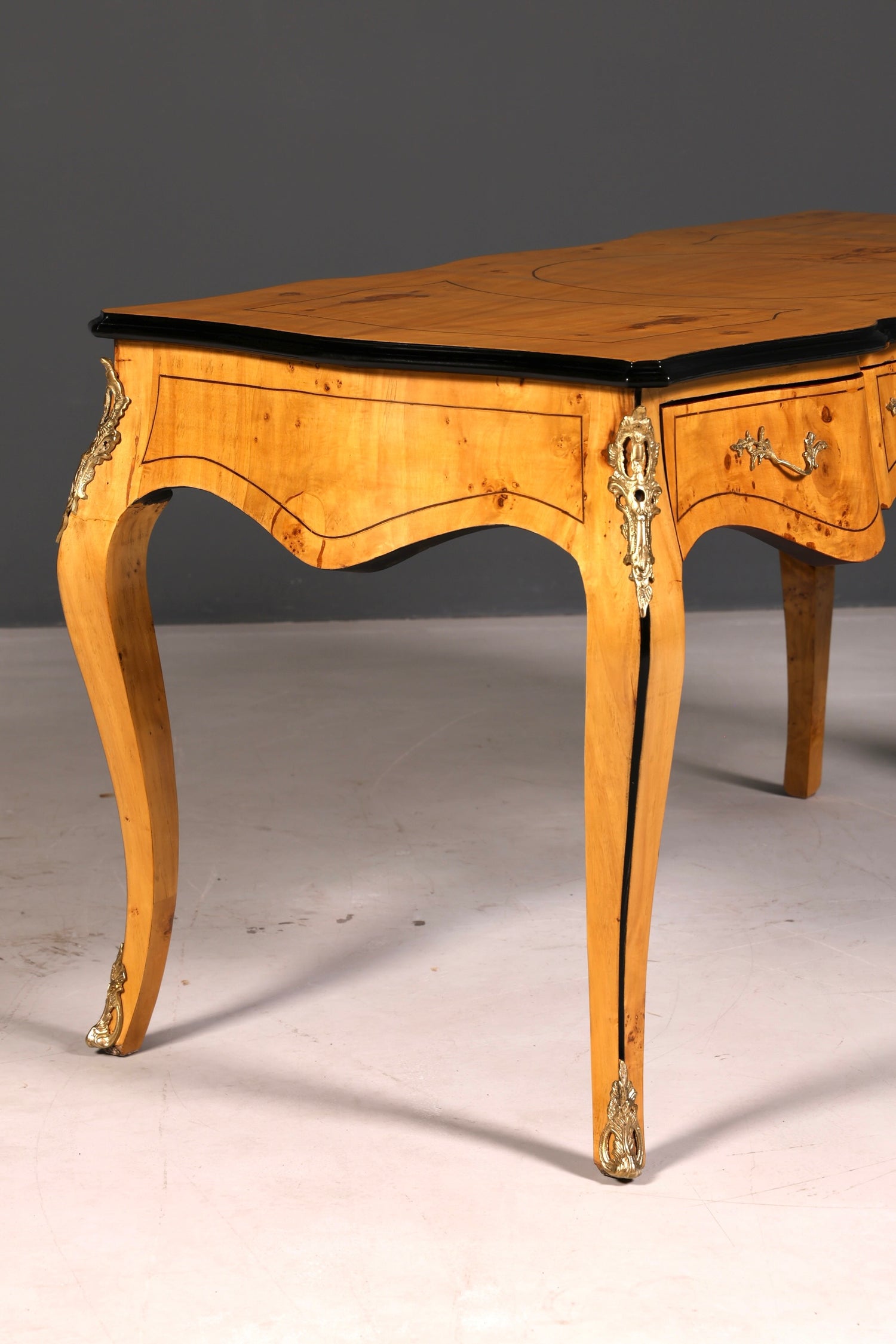 Beautiful Louis XV-style desk French office desk antique-style office table solid wood