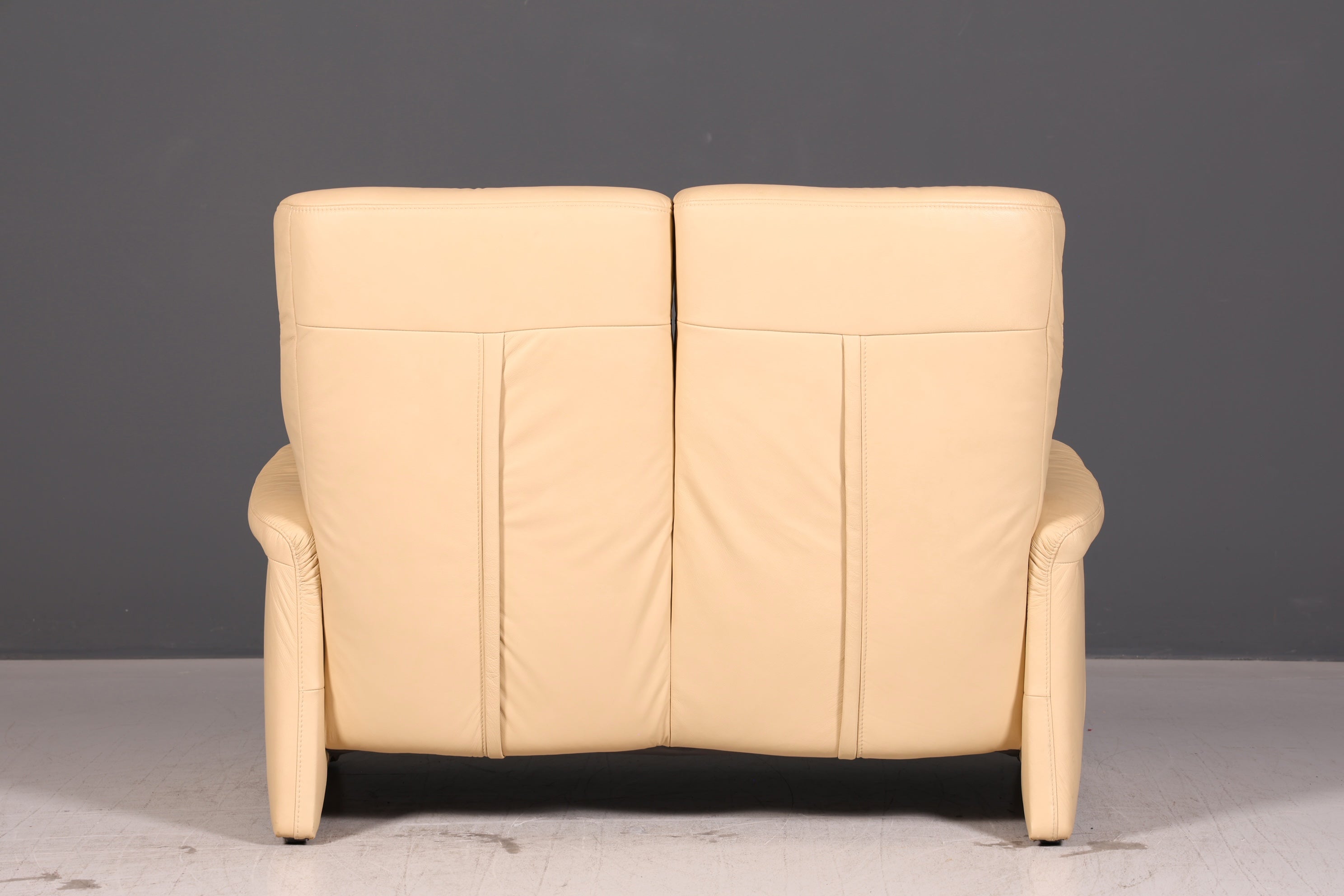 Edles Himolla Cumuly 2-Sitzer Ledersofa mit Hocker Echtleder Creme Relaxsofa Couch Sofa Vintage