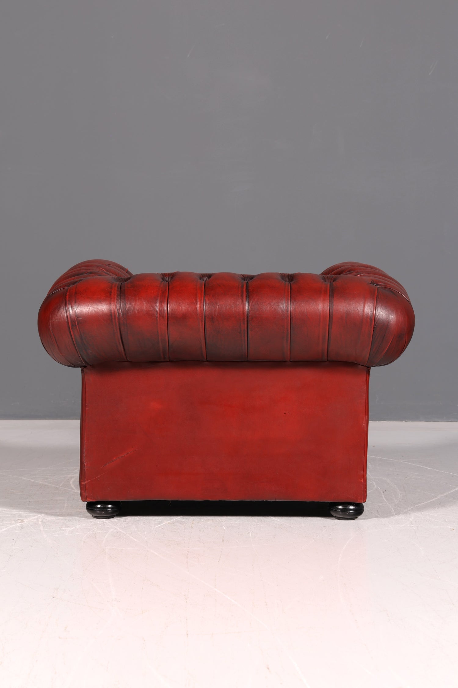 Stilvoller Original Chesterfield Sessel Oxblood Echtleder Englischer Armlehnsessel Herrensessel Antik Ledersessel