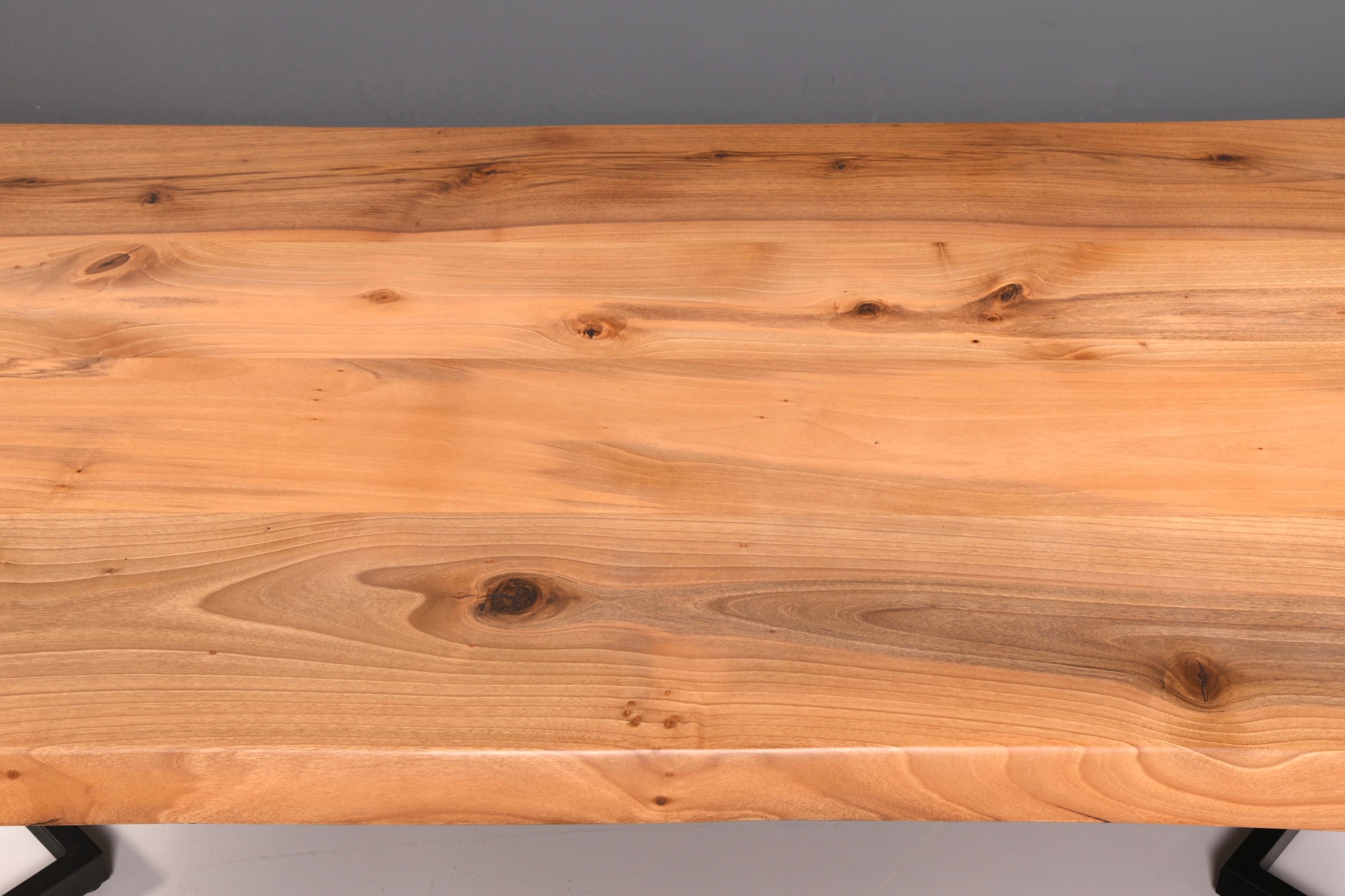 Traumhafter Nussbaum Tisch 260cm-95cm Esszimmer Tisch Baumkanten Platte Massiv Holz Küchentisch
