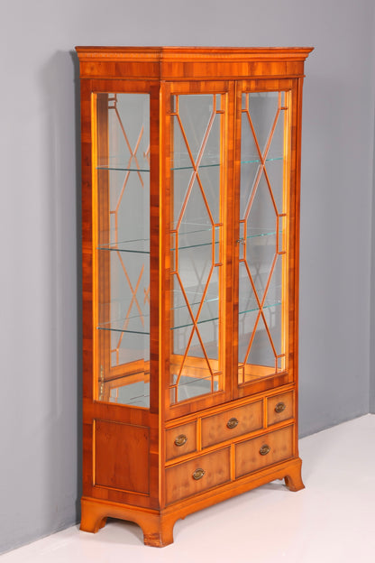Wunderschöne Original Heldense Vitrine Englische Eibe Bücherschrank Glasvitrine mit Beleuchtung Antik