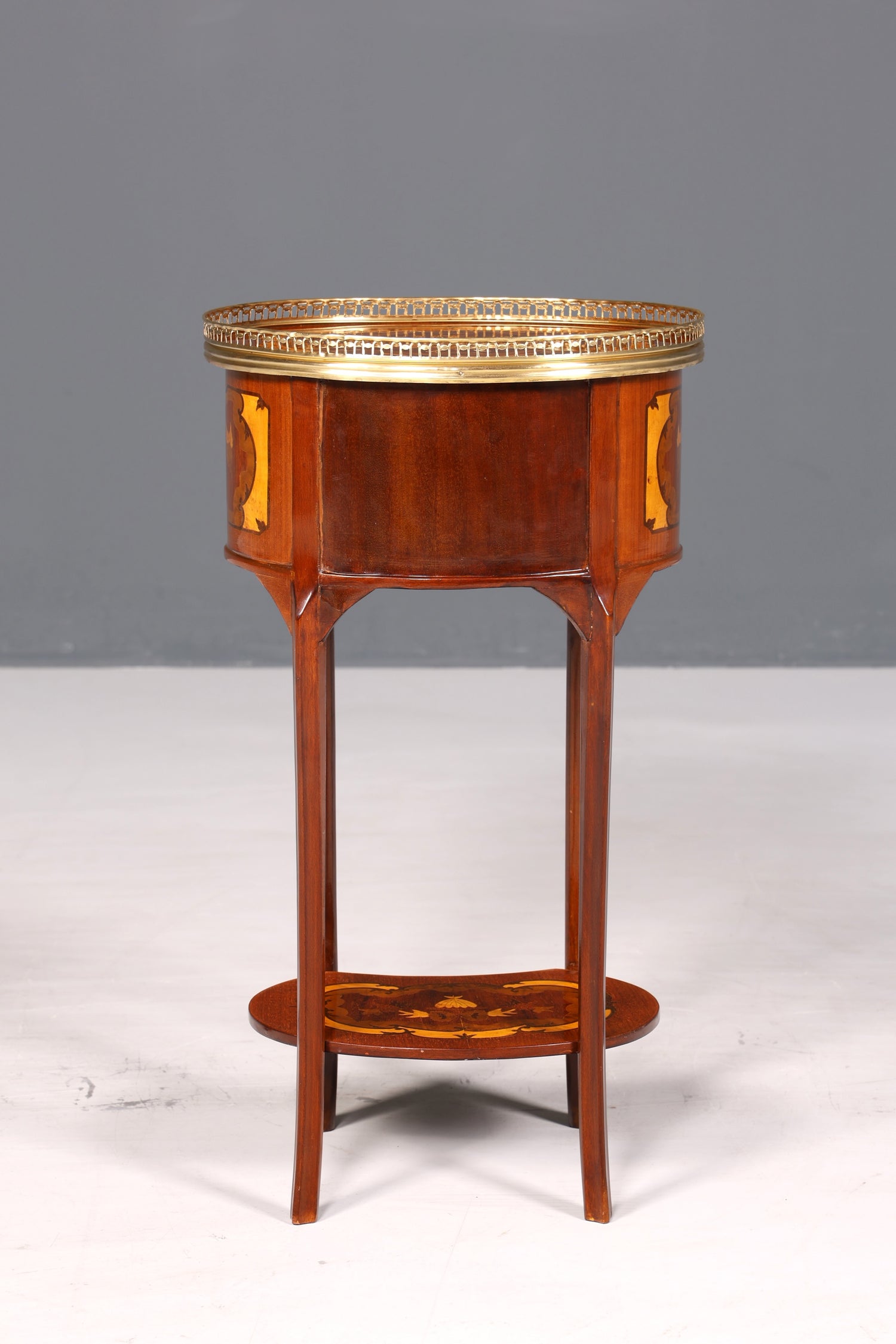 Wunderschöner Barock Louis XV Stil Beistelltisch Ablagetisch massiv Kommode Antik Stil