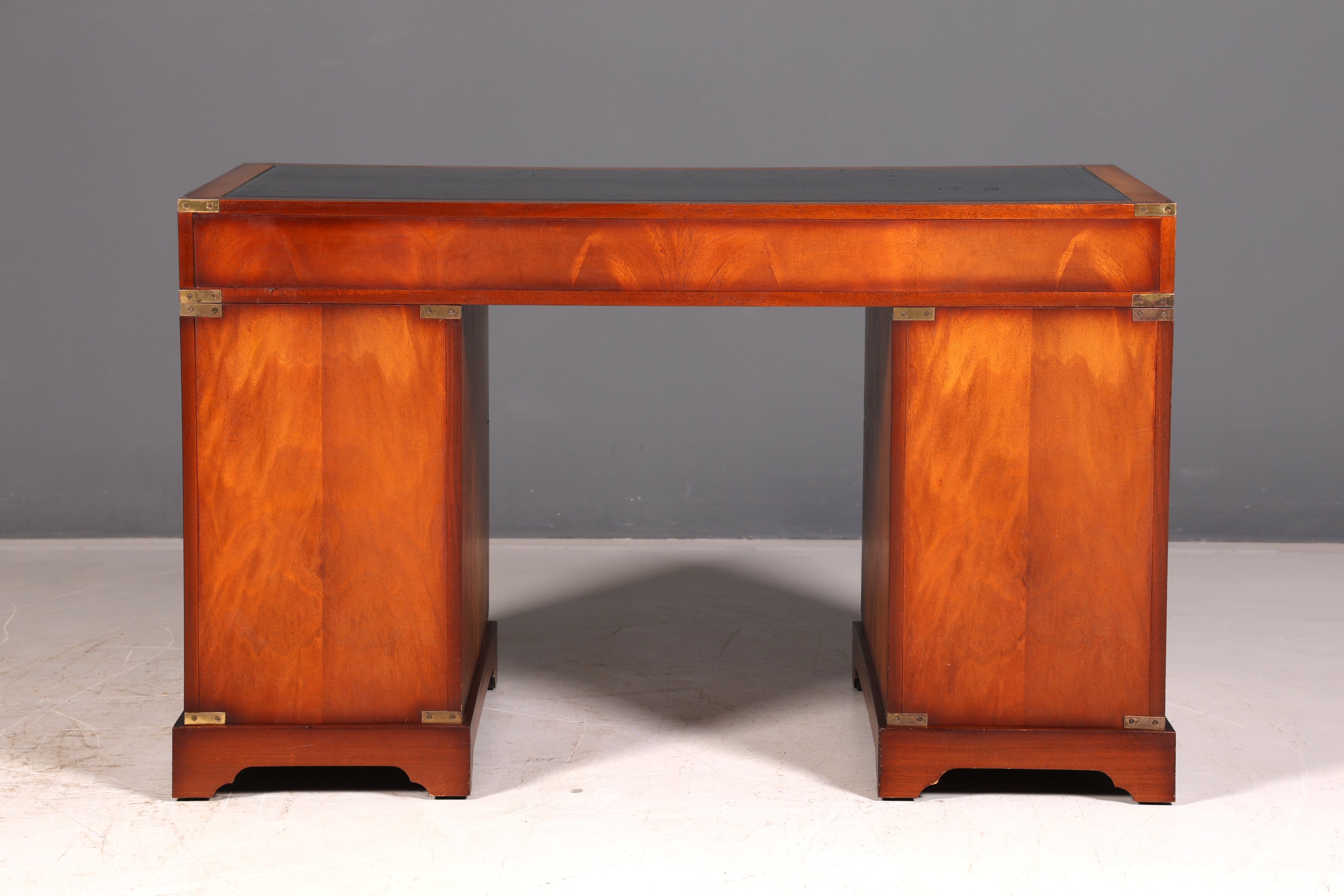 Edler Maritimer Schreibtisch Englischer Military Chest Bürotisch Office Table Echt Lederauflage Antik Vintage