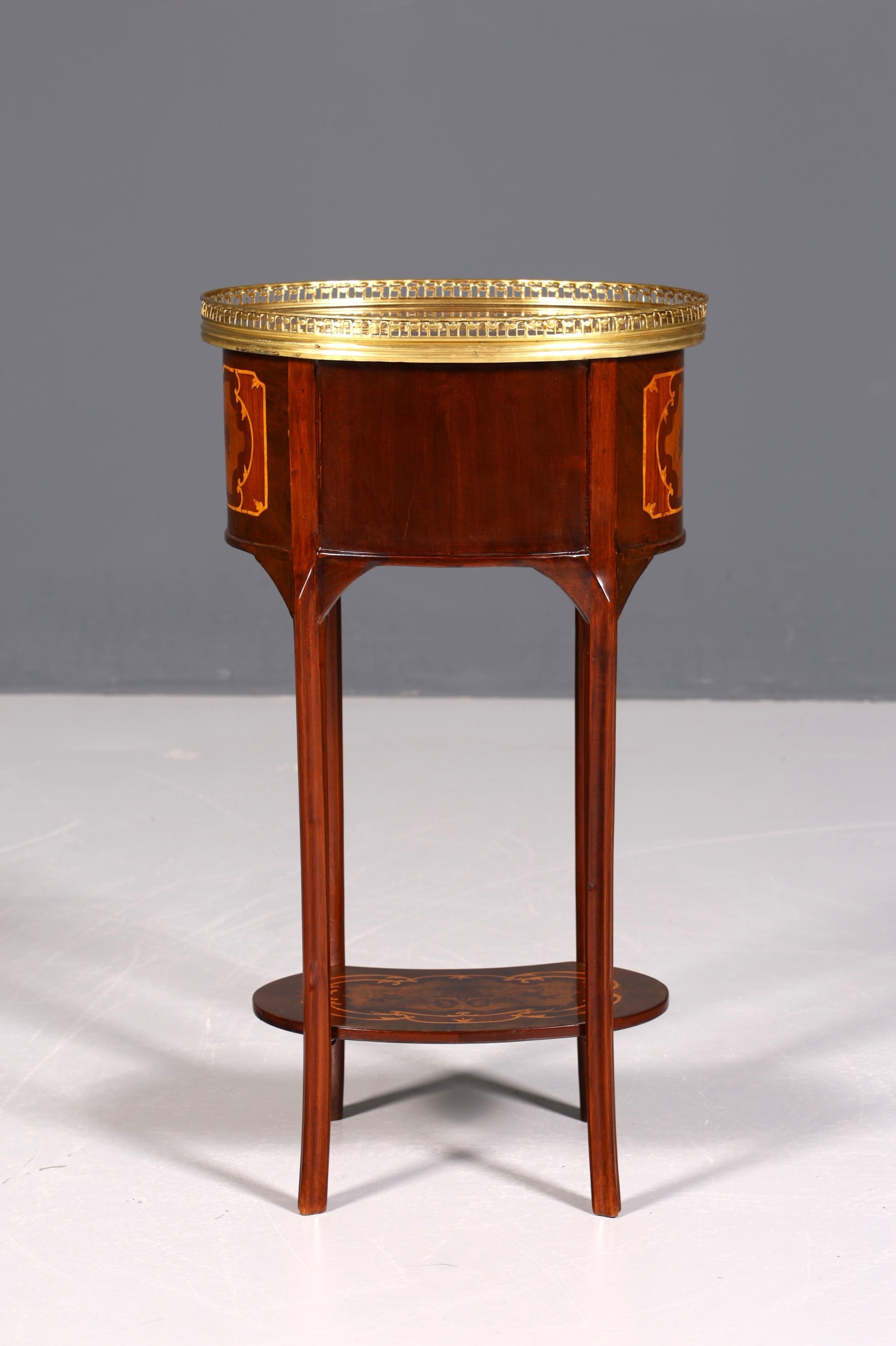 Stilvoller Barock Louis XV Stil Beistelltisch Ablagetisch massiv Kommode Antik Stil