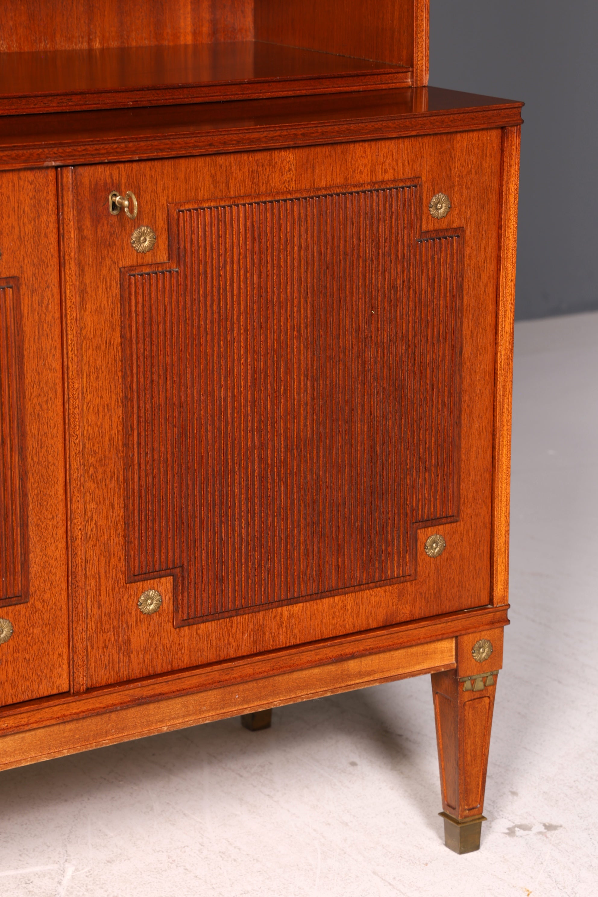 Beautiful Gustavian Style Shelf Bookcase Cabinet Highboard Vintage Real Wood Antique