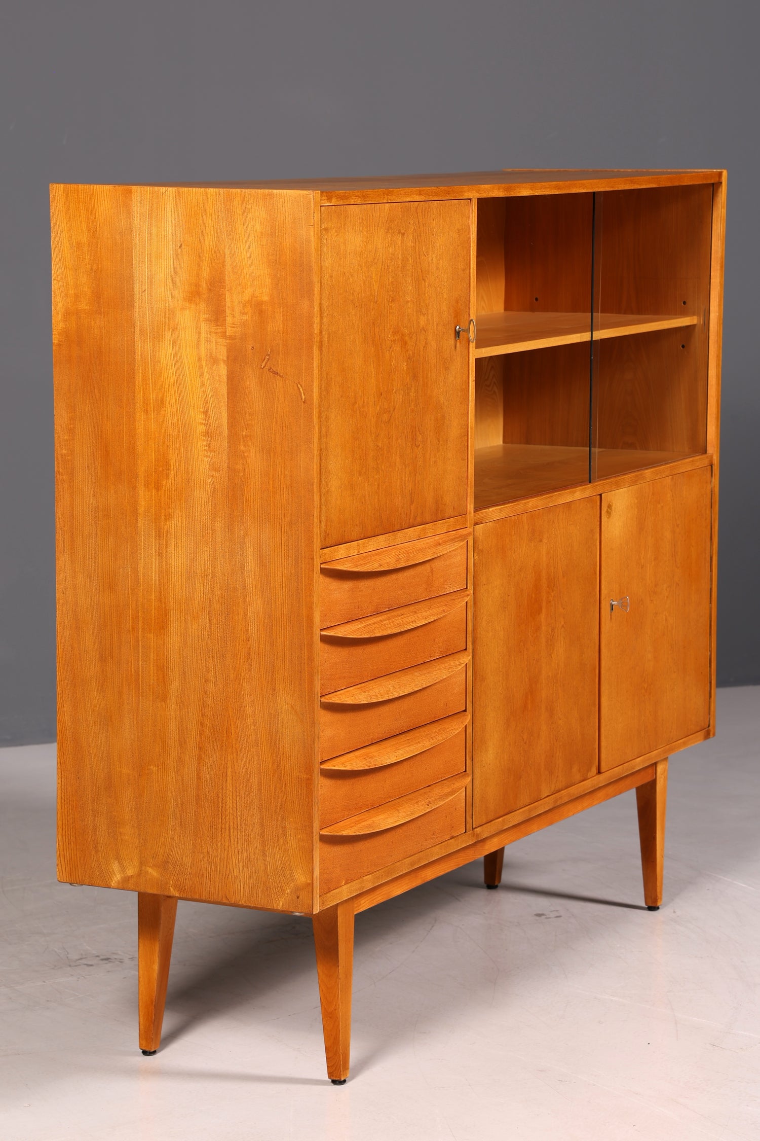 G739 Finish Traumhafter Mid Century Highboard Retro Vitrine 60er Jahre Schrank Kommode (Kopie)