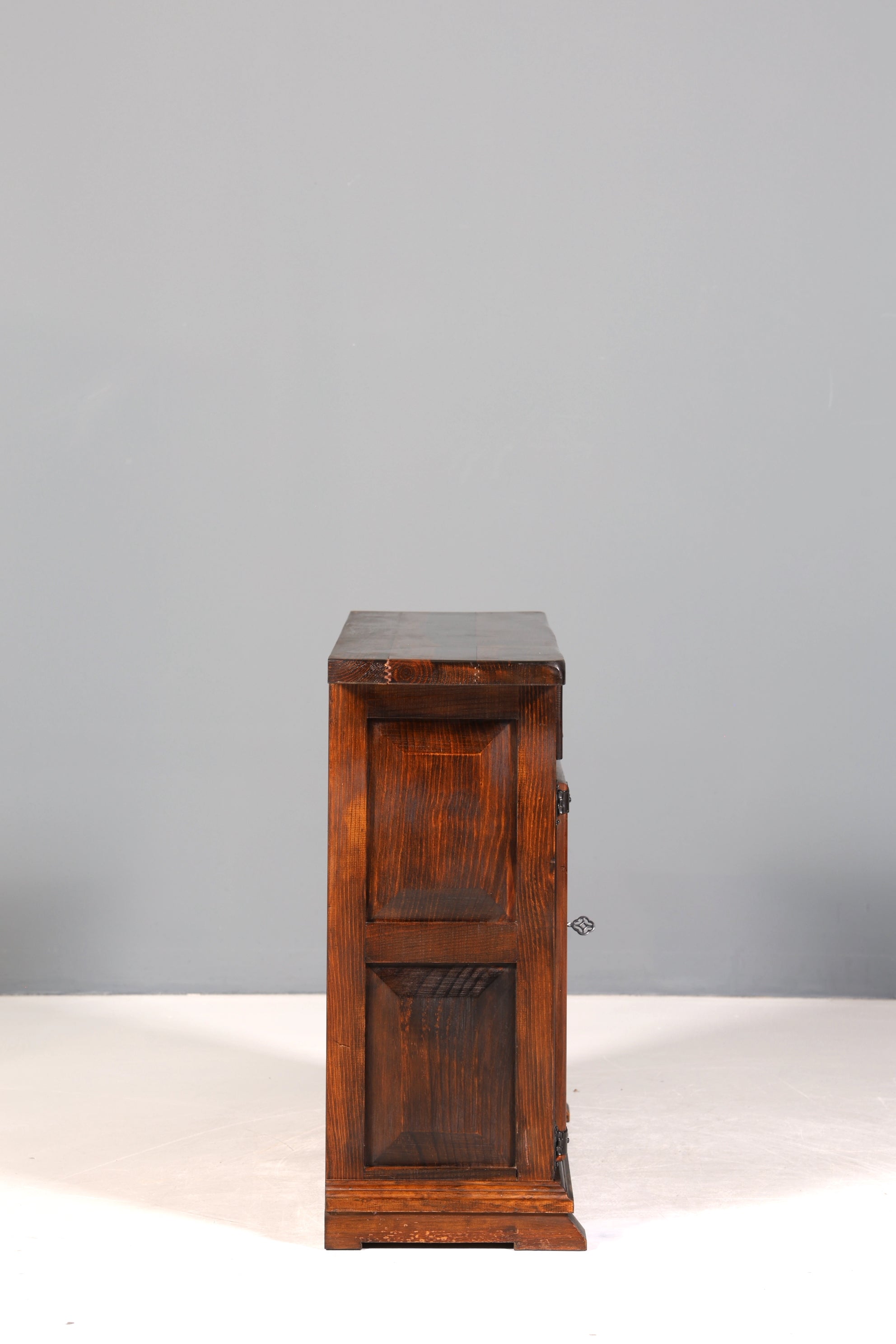 Wunderschöner Spanischer Schrank echt Holz Kommode rustikales Sideboard