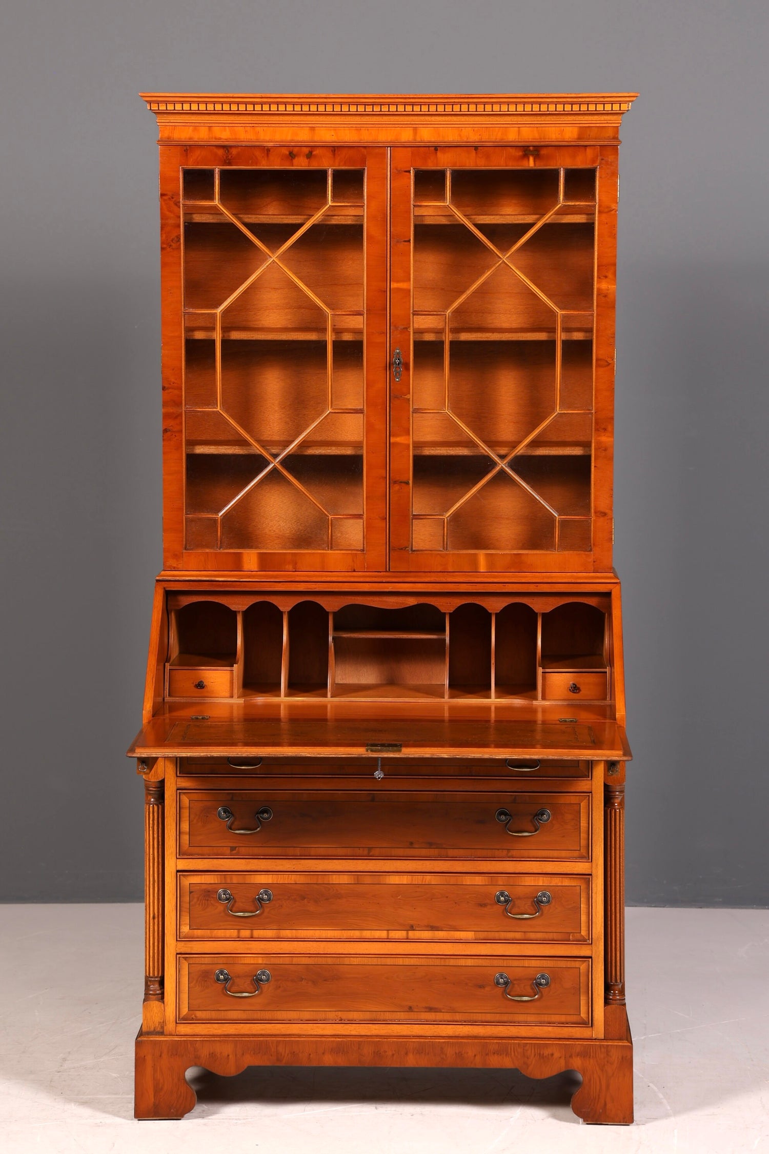 G390 Finish Stilvoller Englischer Sekretär Büro Aufsatzsekretär Eibe Antik Stil Vitrinen Schrank UK (Kopie)