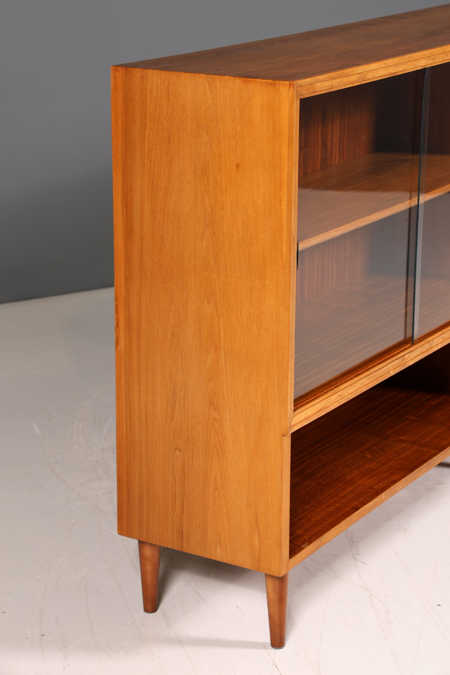 Wunderschöne Mid Century Vitrine Vintage Regal Retro Bücherregal Kommode Buchablage Bibliothek