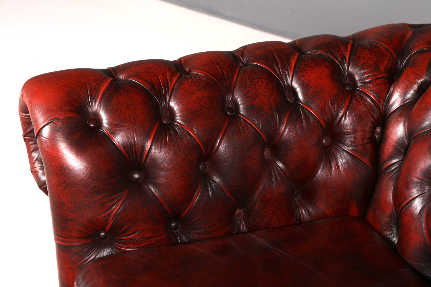 Stilvoller Original Chesterfield Sessel Oxblood Echtleder Englischer Armlehnsessel Herrensessel Antik Ledersessel