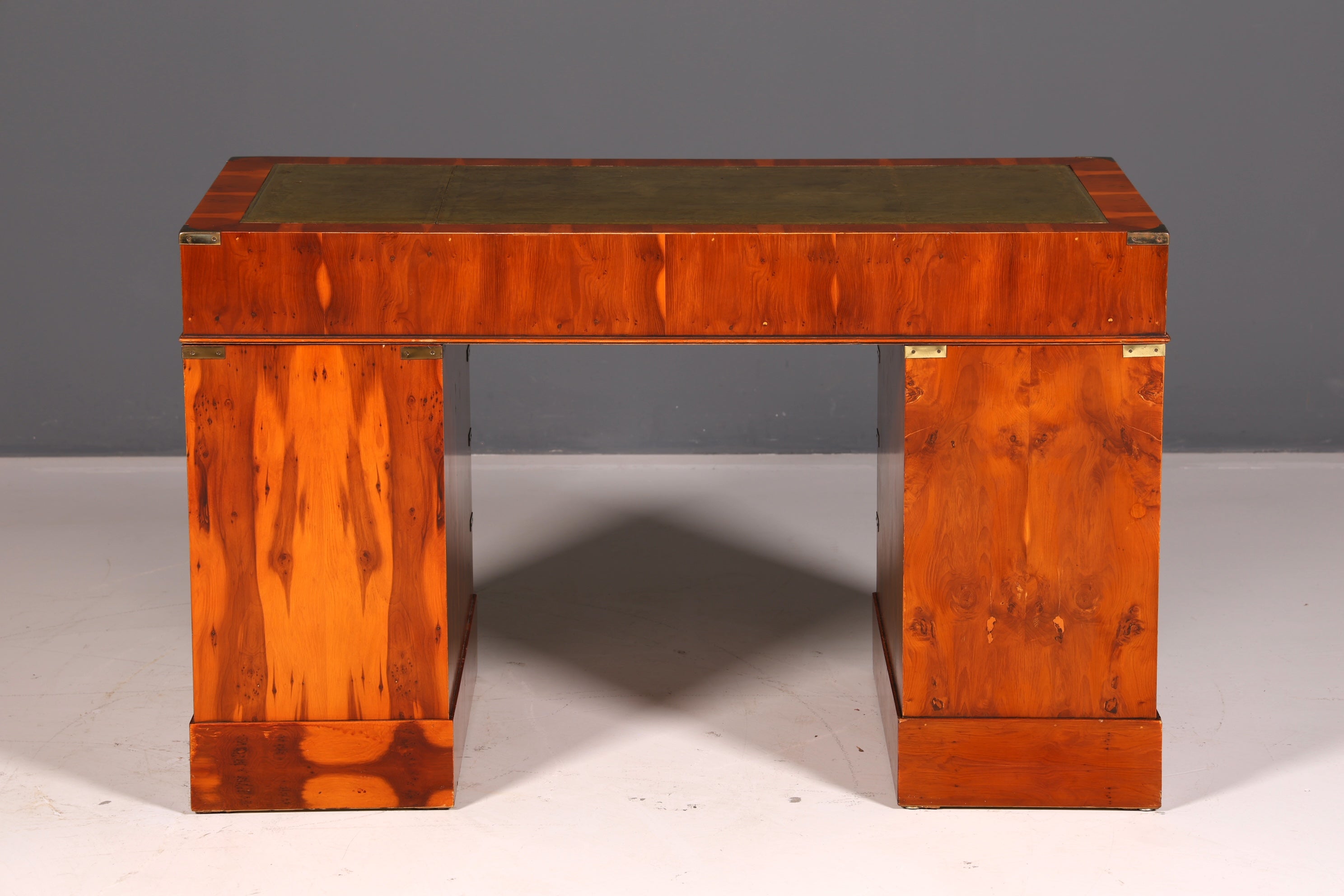 Edler Maritimer Schreibtisch Englischer Military Chest Bürotisch Office Table Echt Lederauflage Antik Vintage