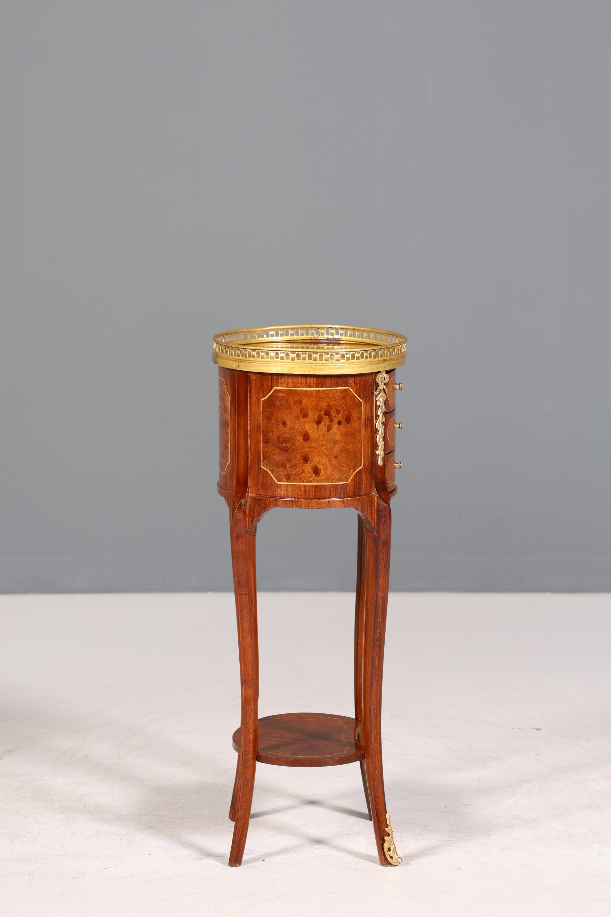 Edler Barock Louis XV Stil Beistelltisch Ablagetisch massiv Kommode Antik Stil